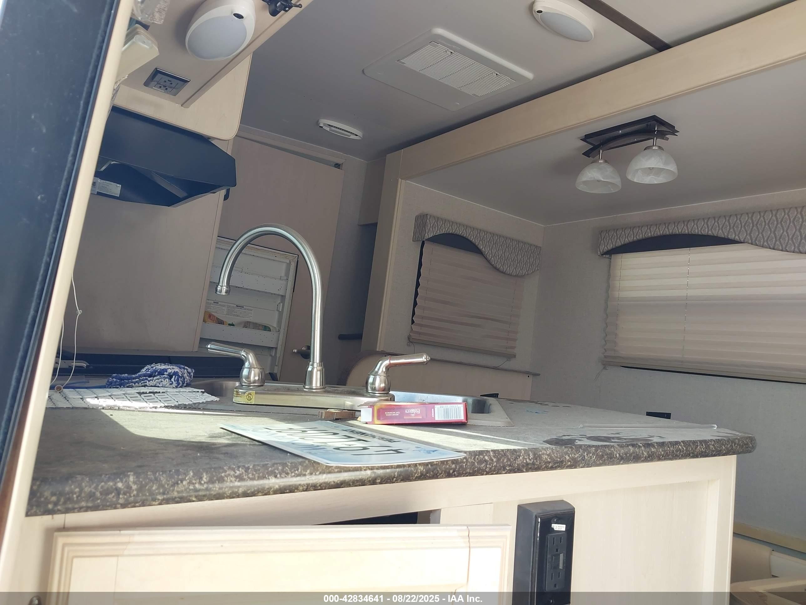 WINNEBAGO MINI image 8