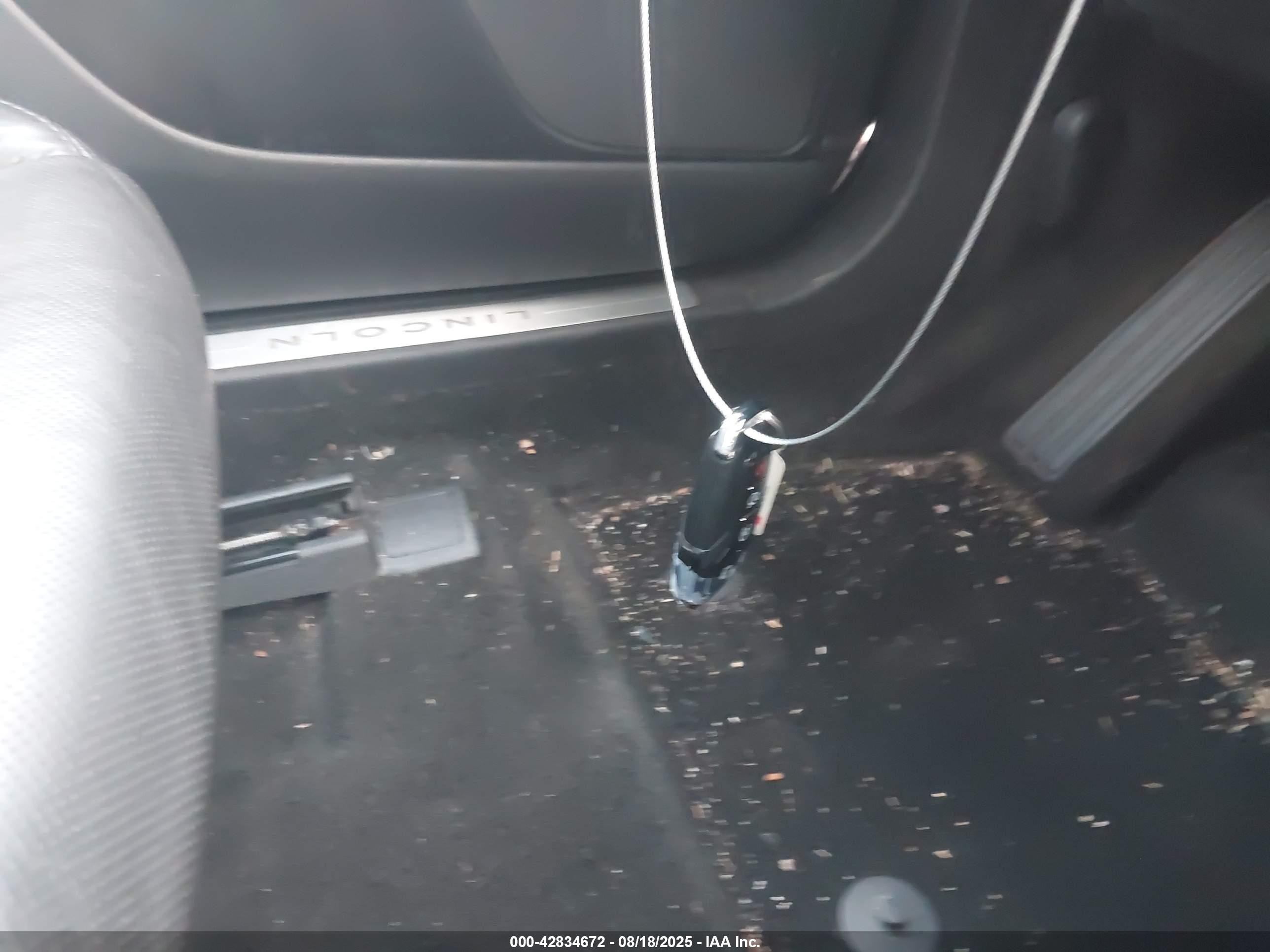 LINCOLN MKZ image 11
