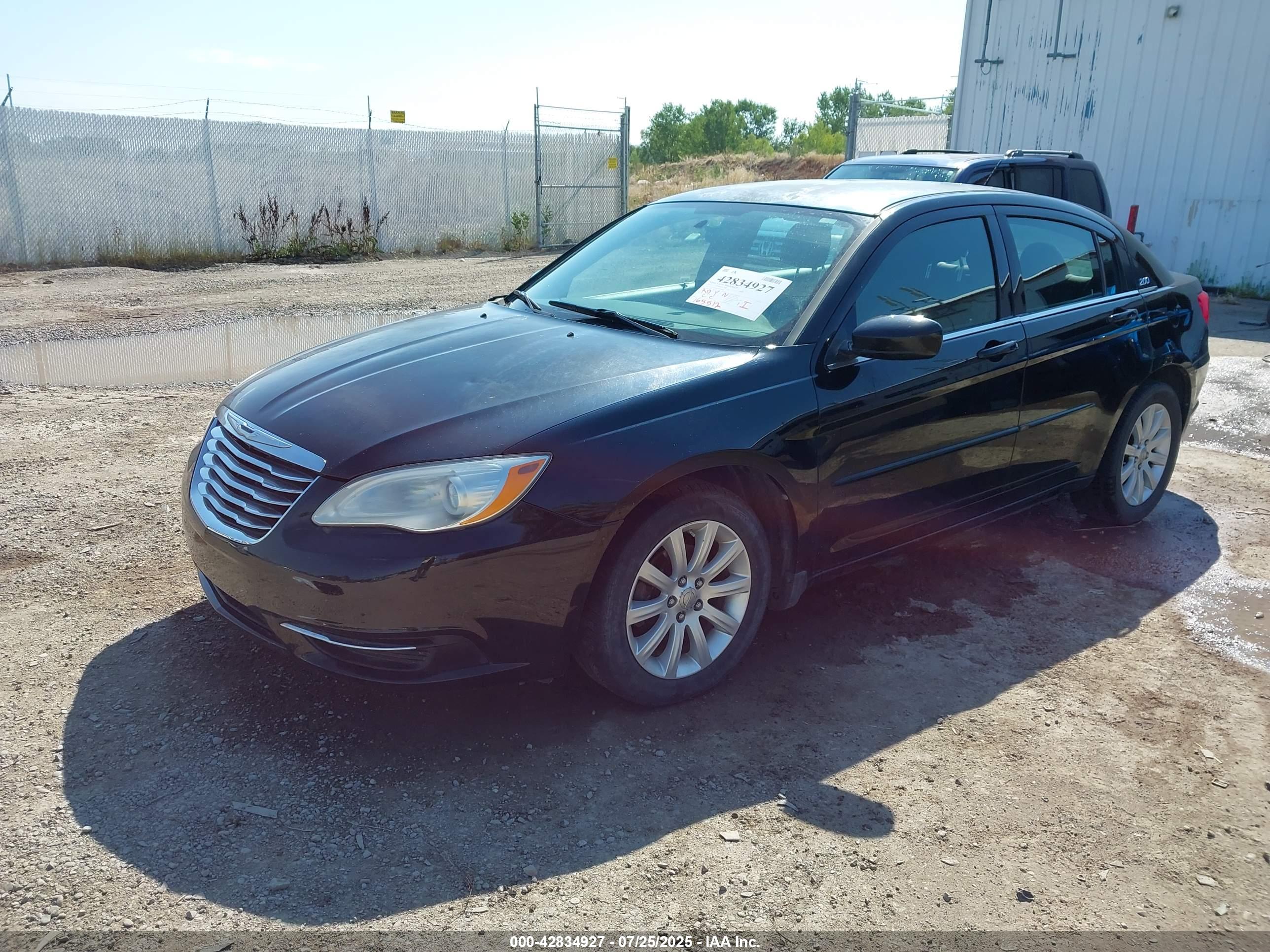 CHRYSLER 200 image 2
