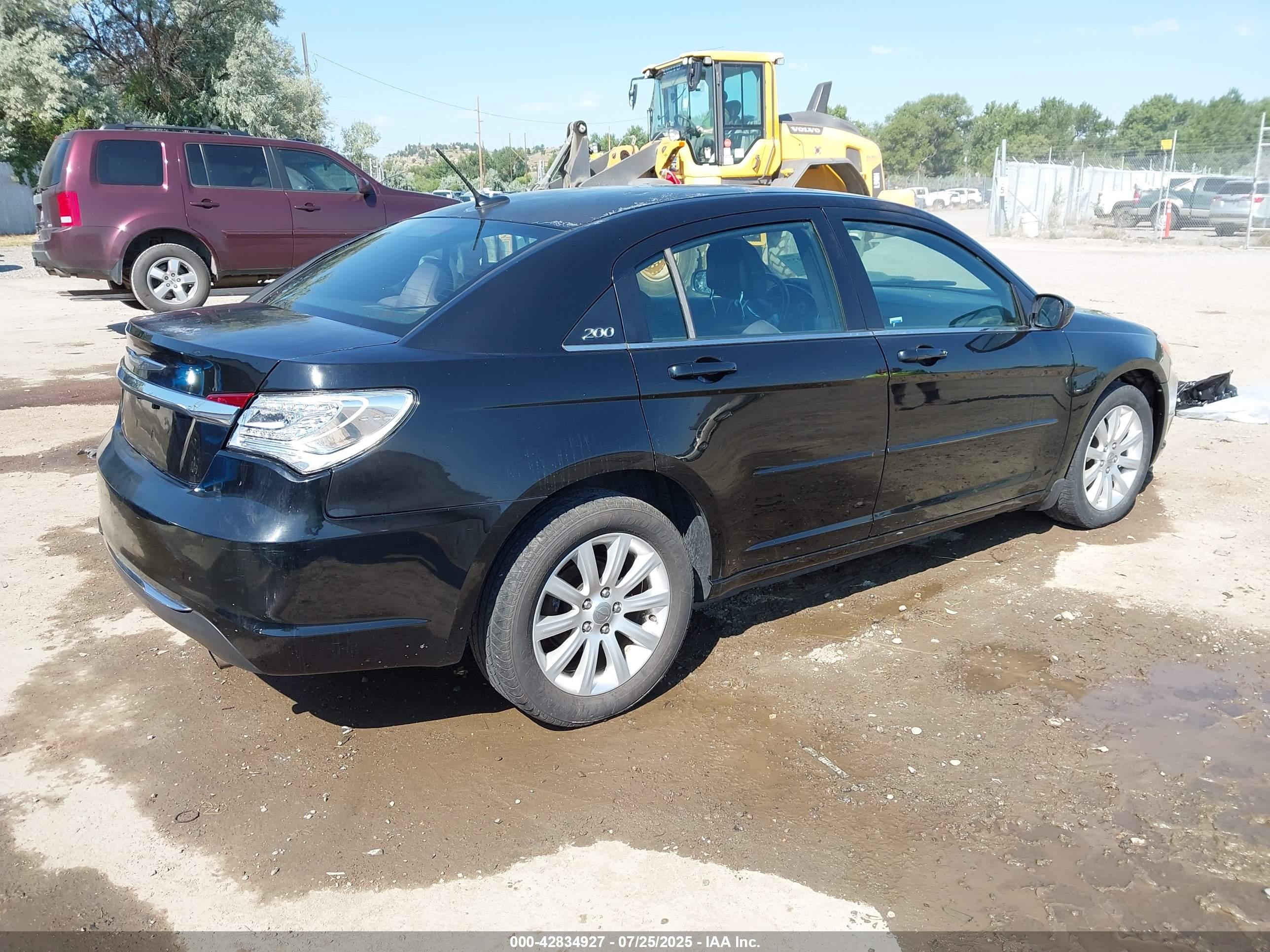 CHRYSLER 200 image 4