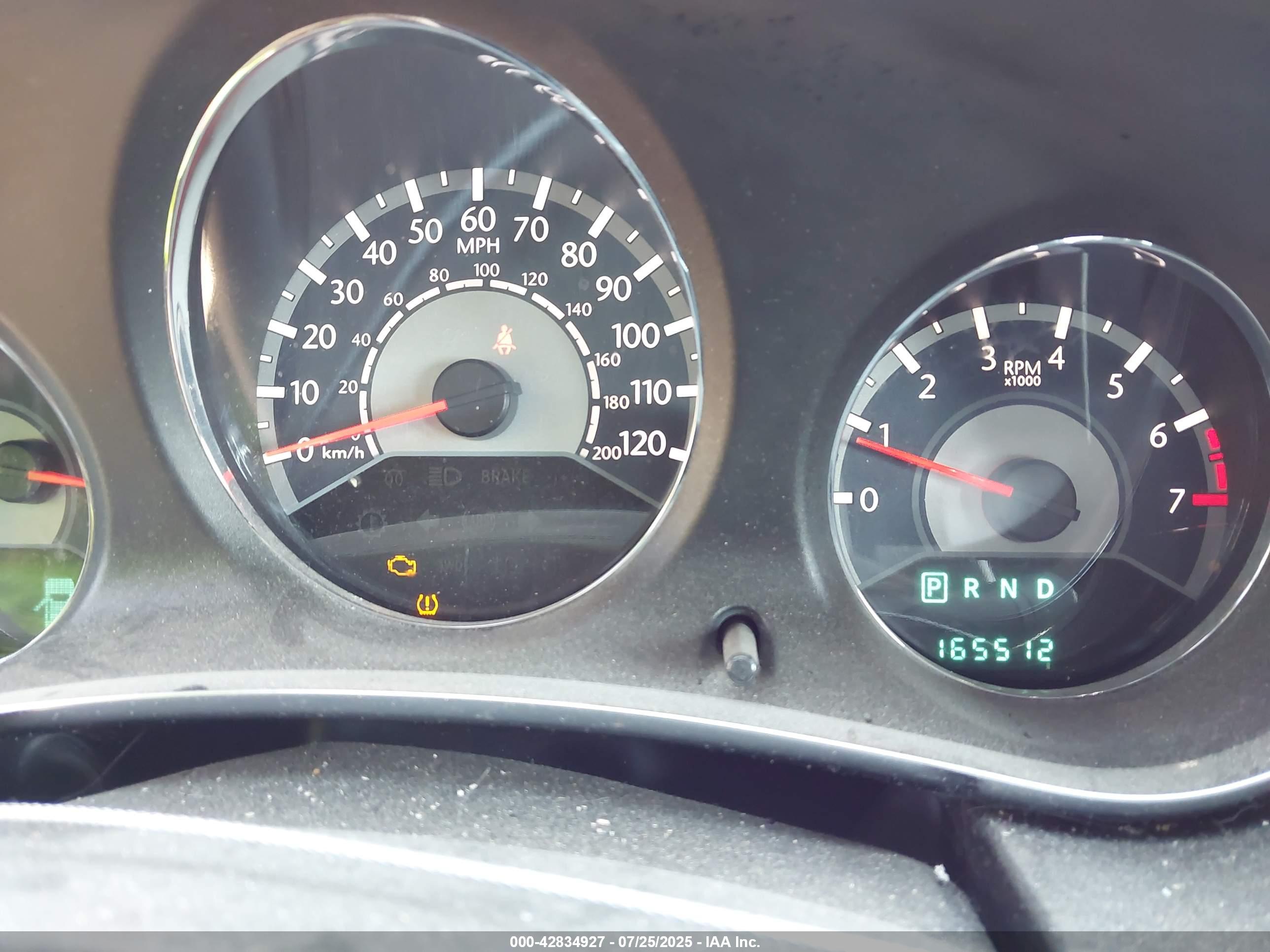 CHRYSLER 200 image 7