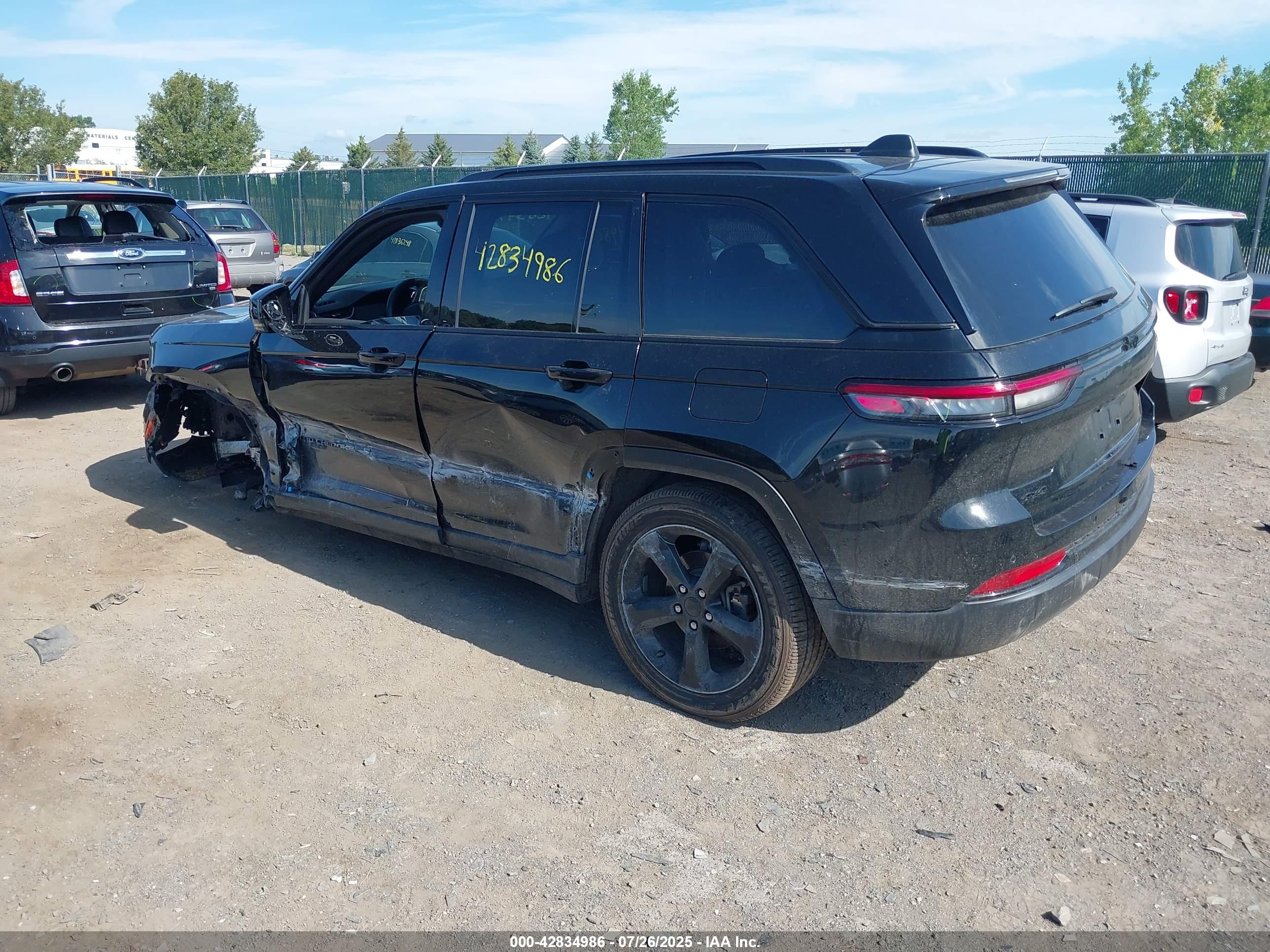 JEEP GRAND image 3