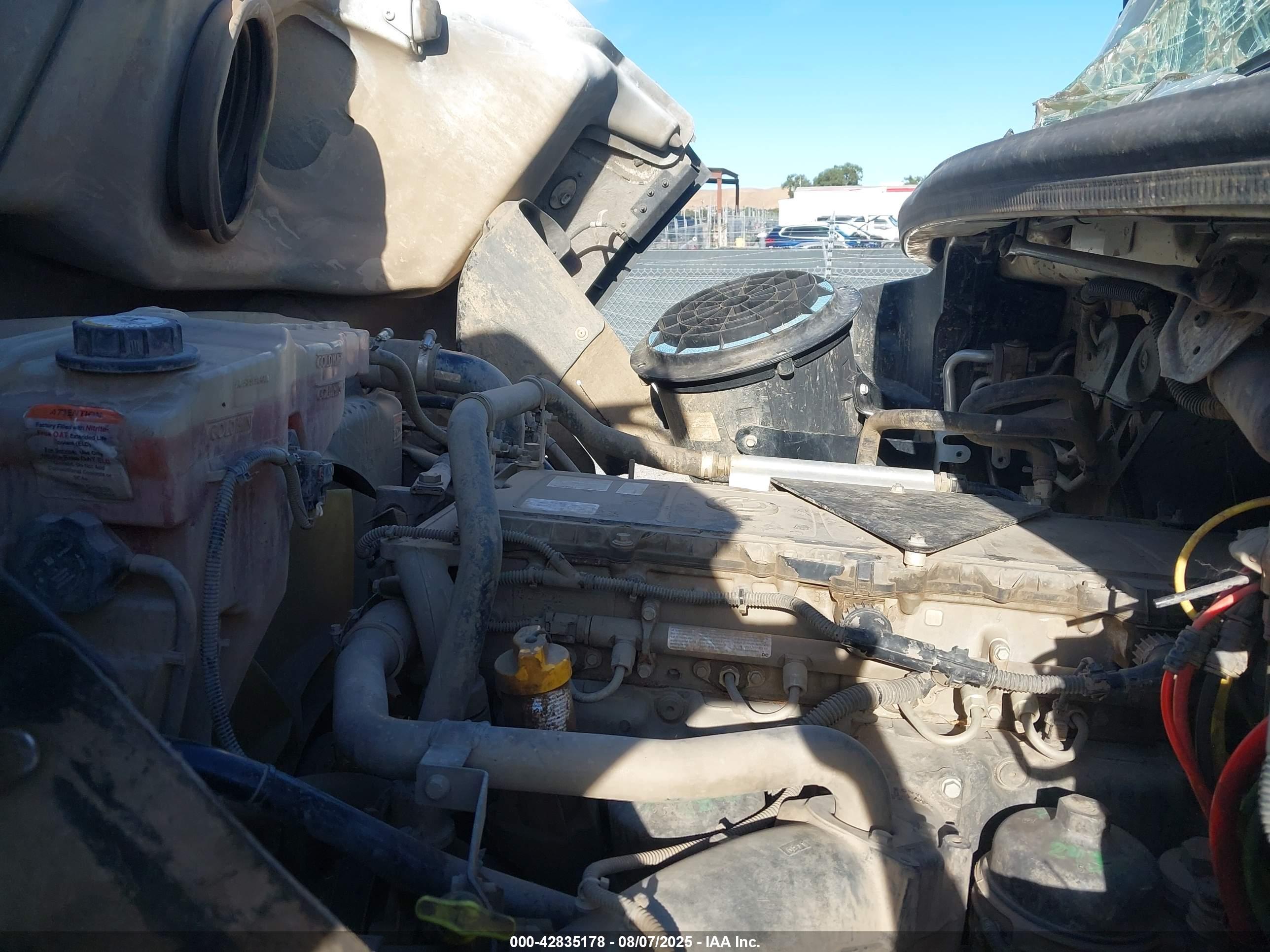FREIGHTLINER 114SD image 10