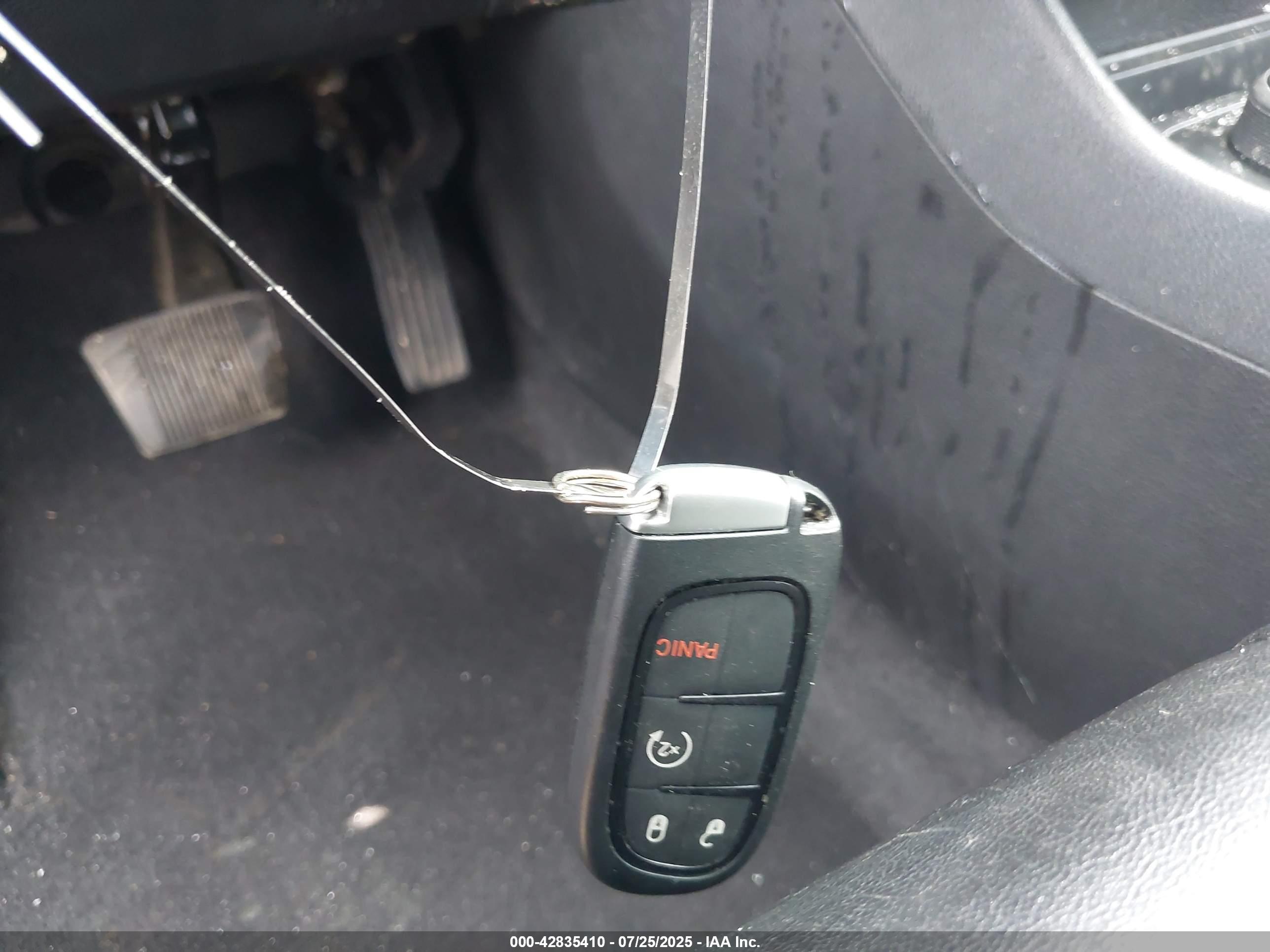 JEEP CHEROKEE image 11