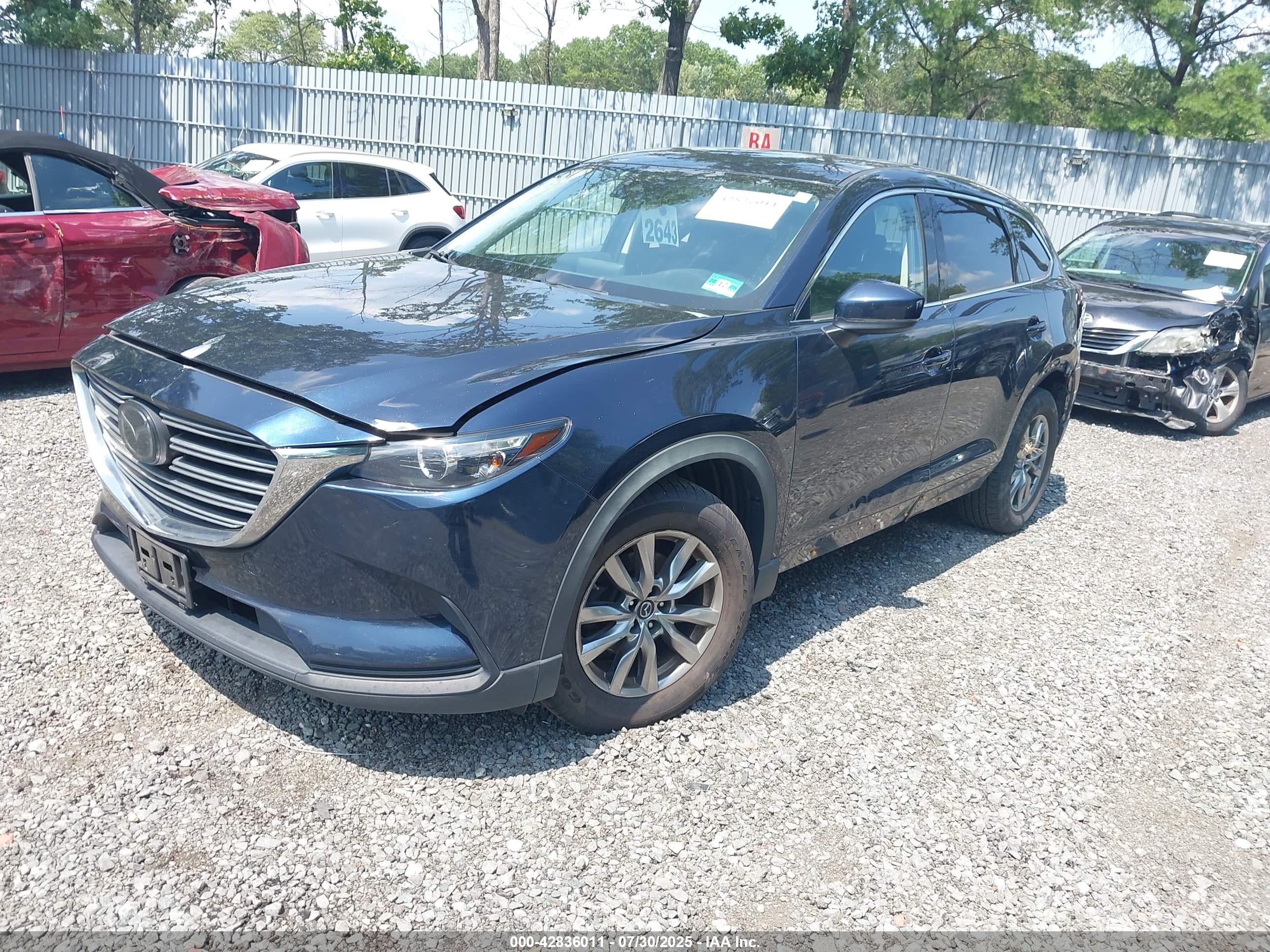 MAZDA CX-9 image 2