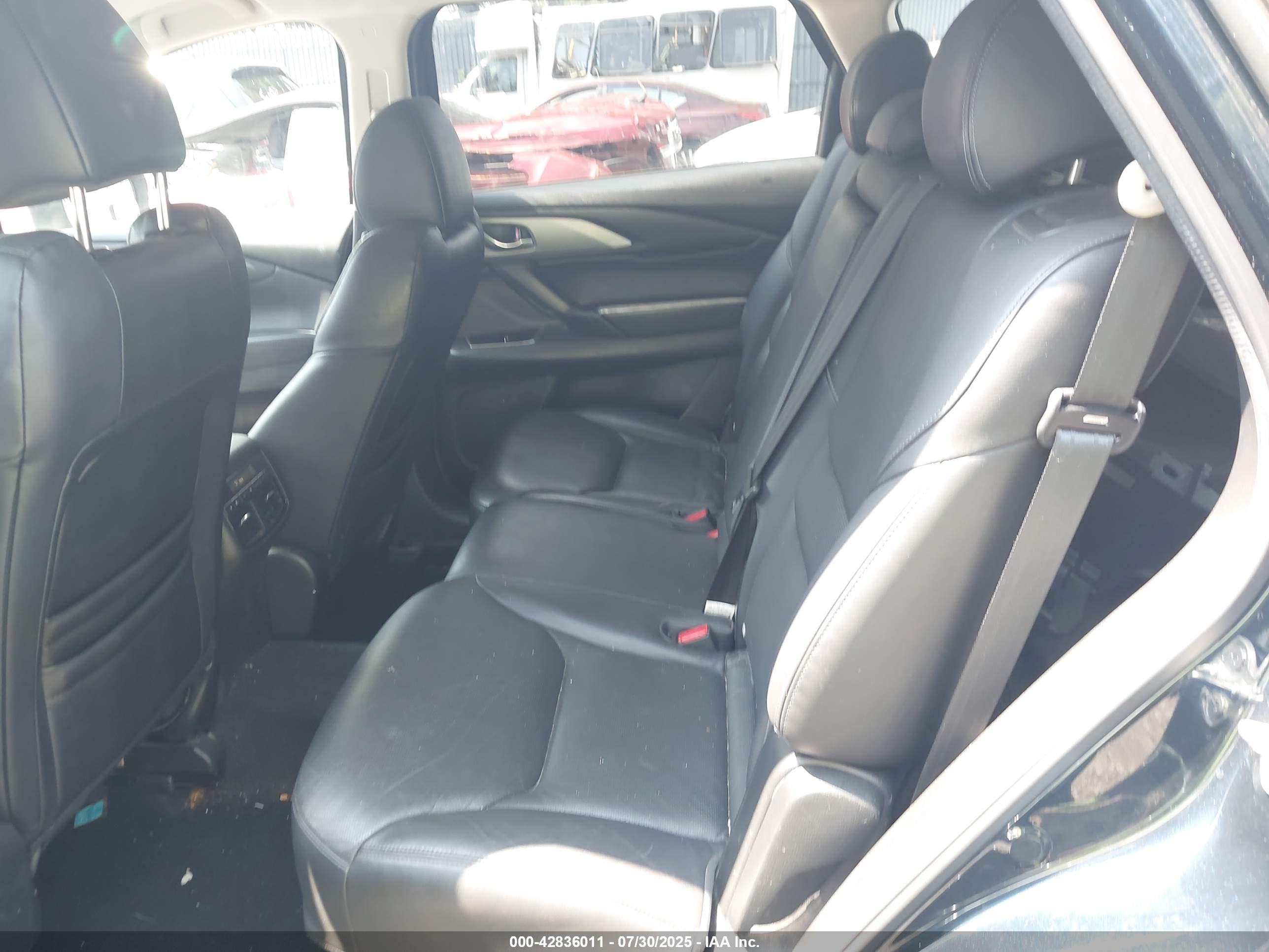 MAZDA CX-9 image 8