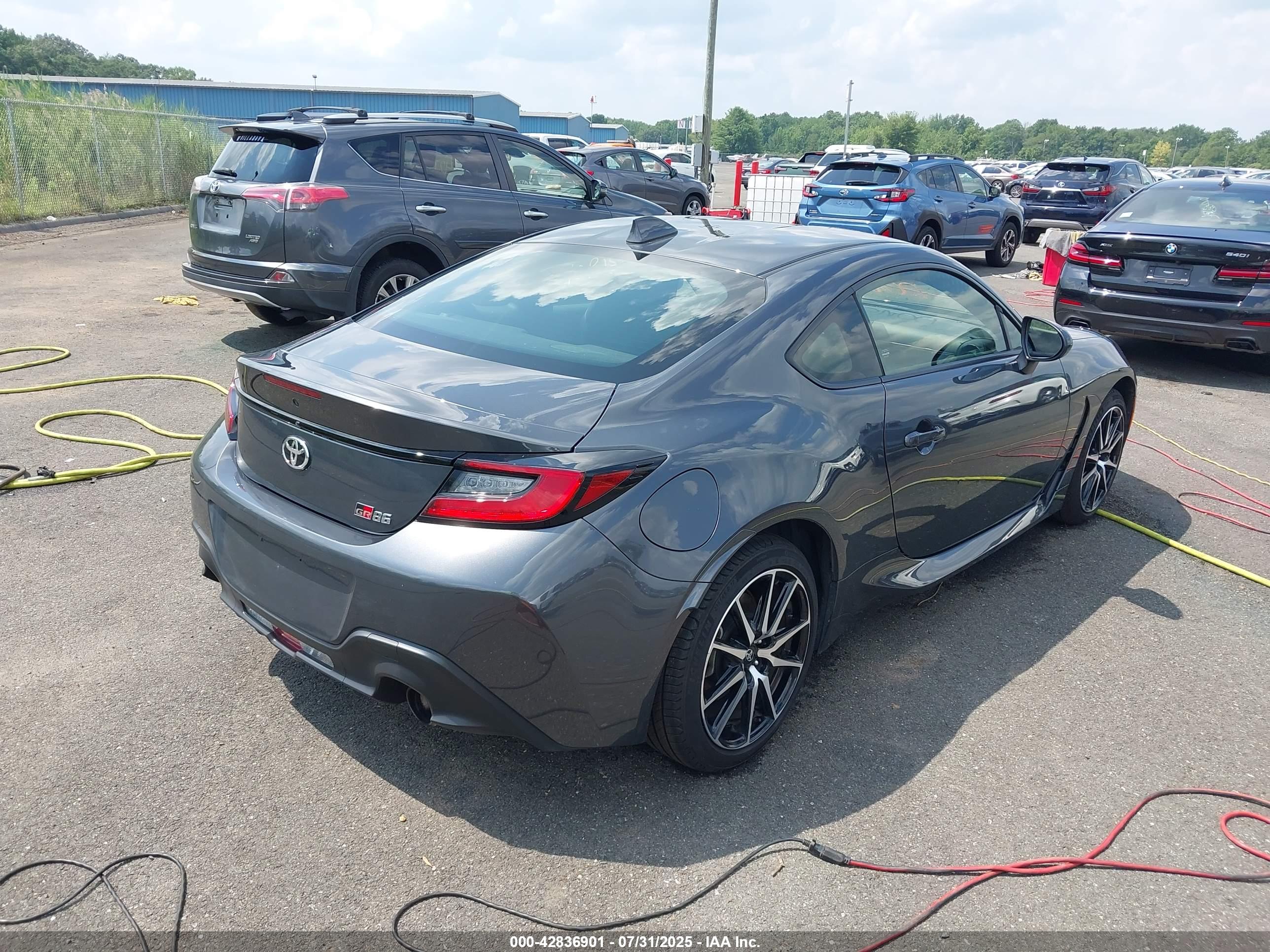 TOYOTA GR86 image 4