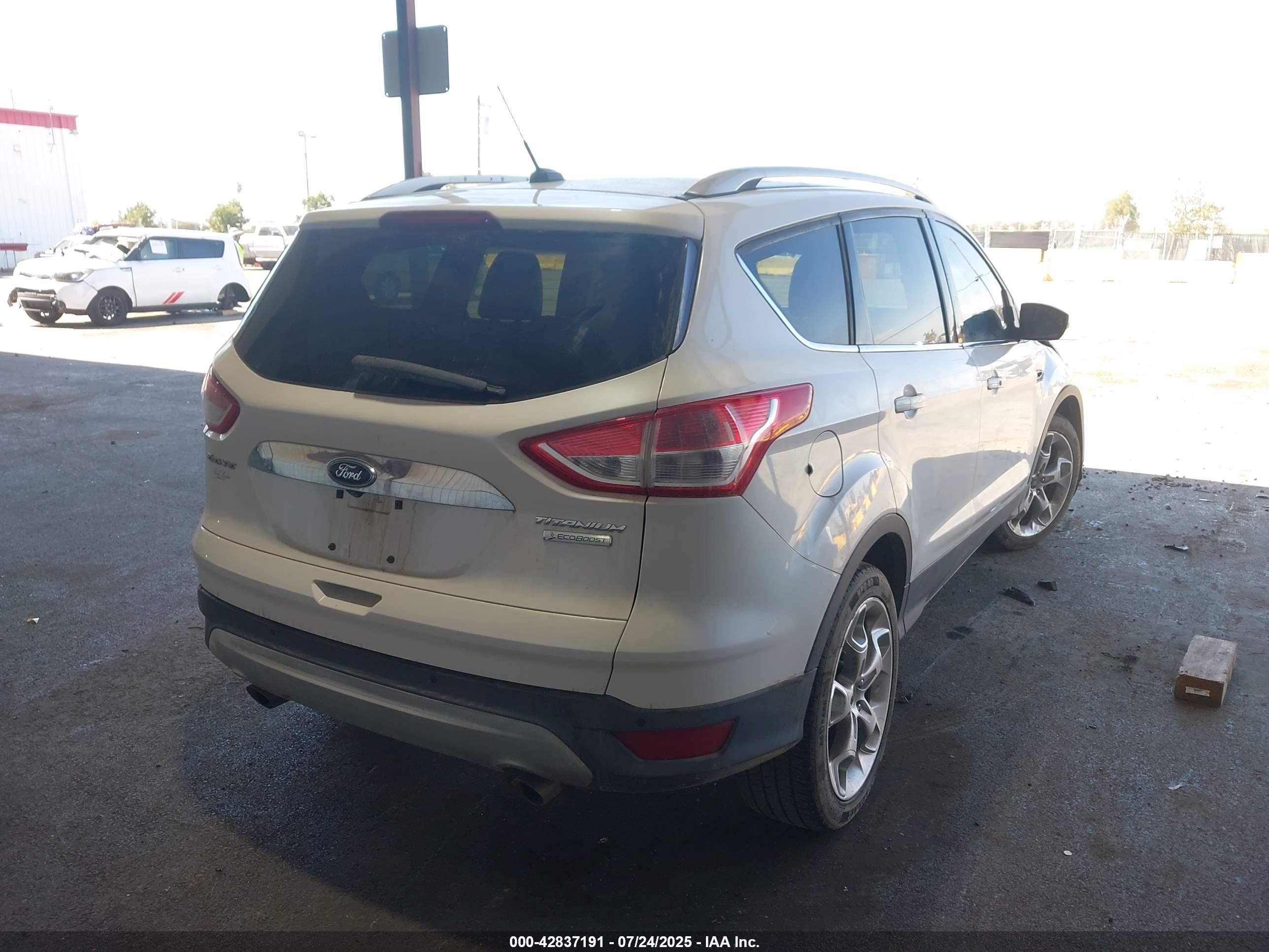 FORD ESCAPE image 4