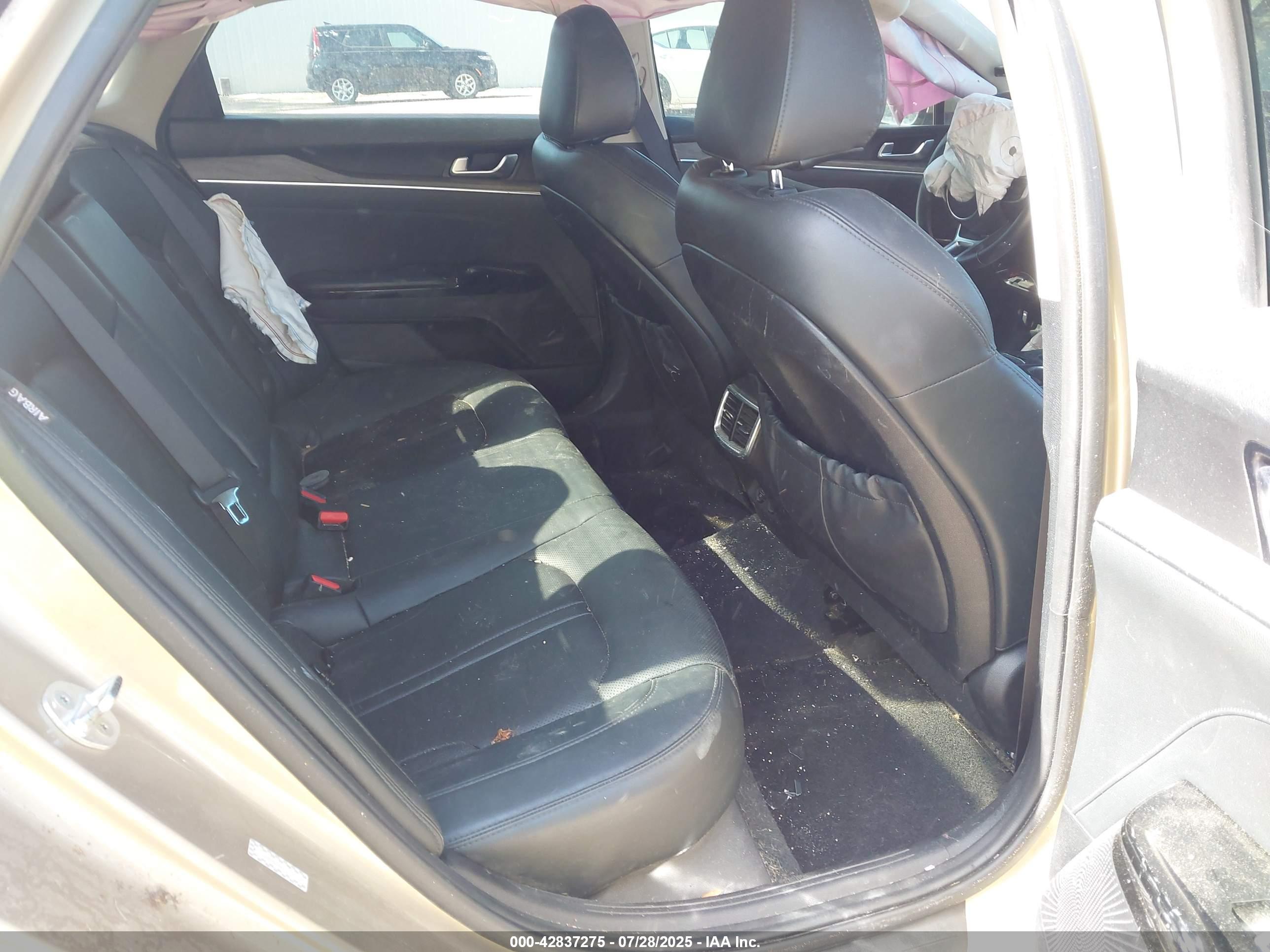KIA K5 image 8