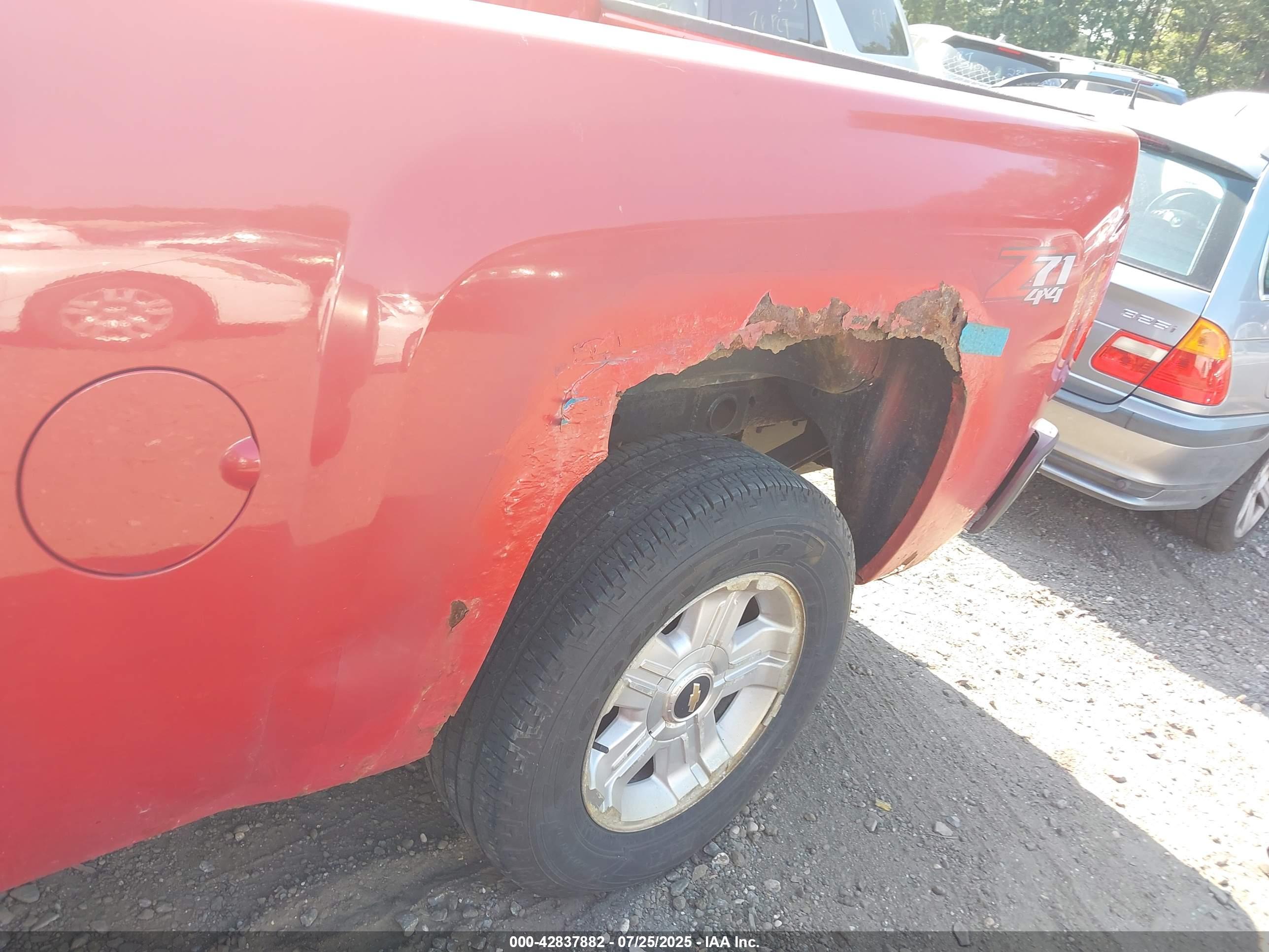 CHEVROLET SILVERADO image 6