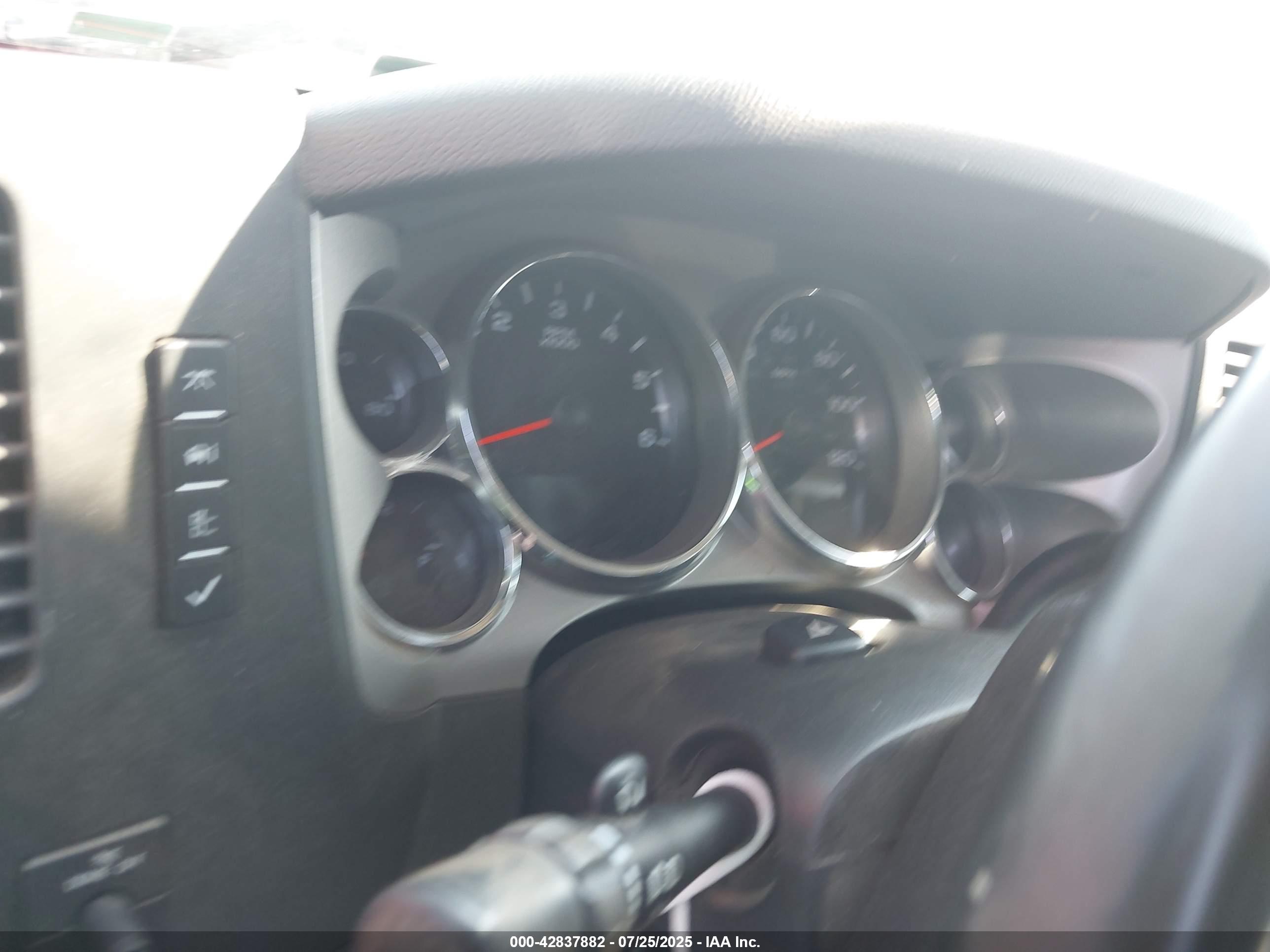 CHEVROLET SILVERADO image 7