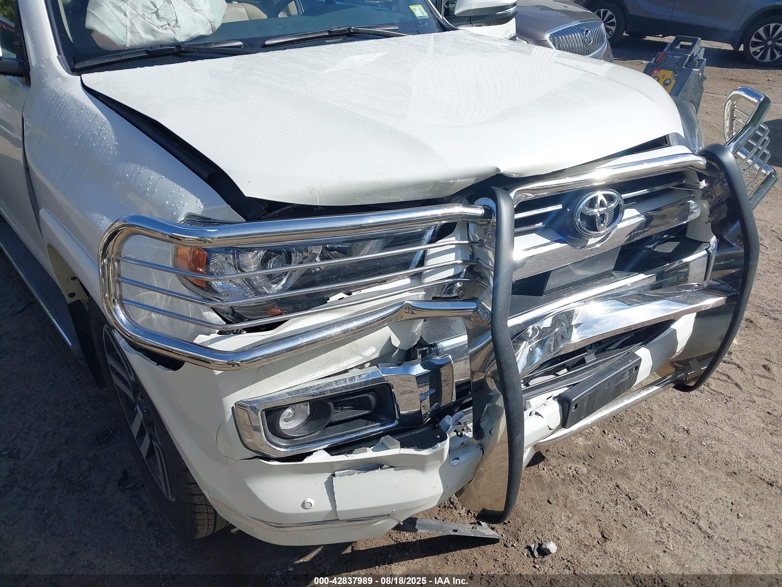TOYOTA 4RUNNER image 6