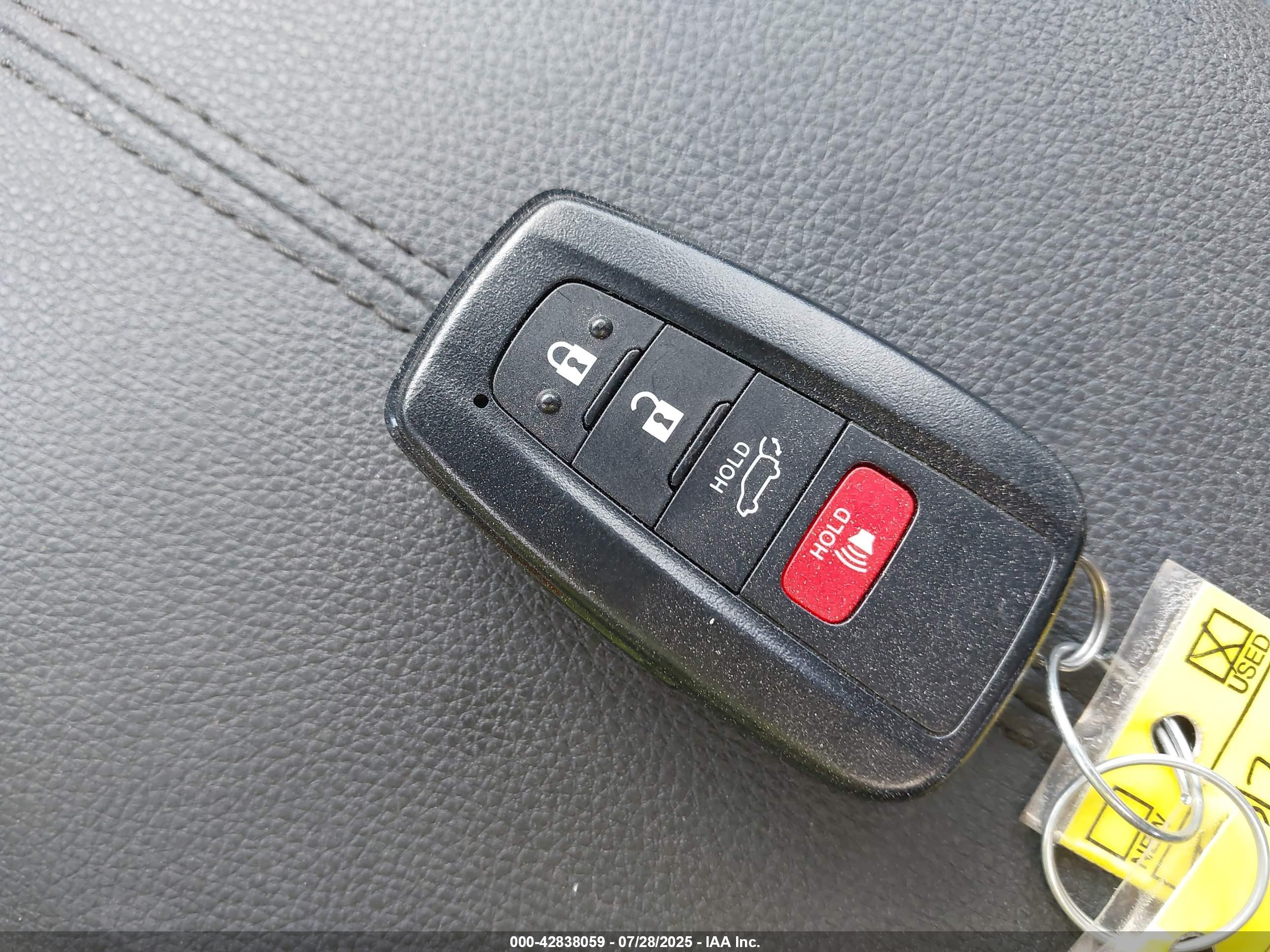 TOYOTA RAV4 image 11