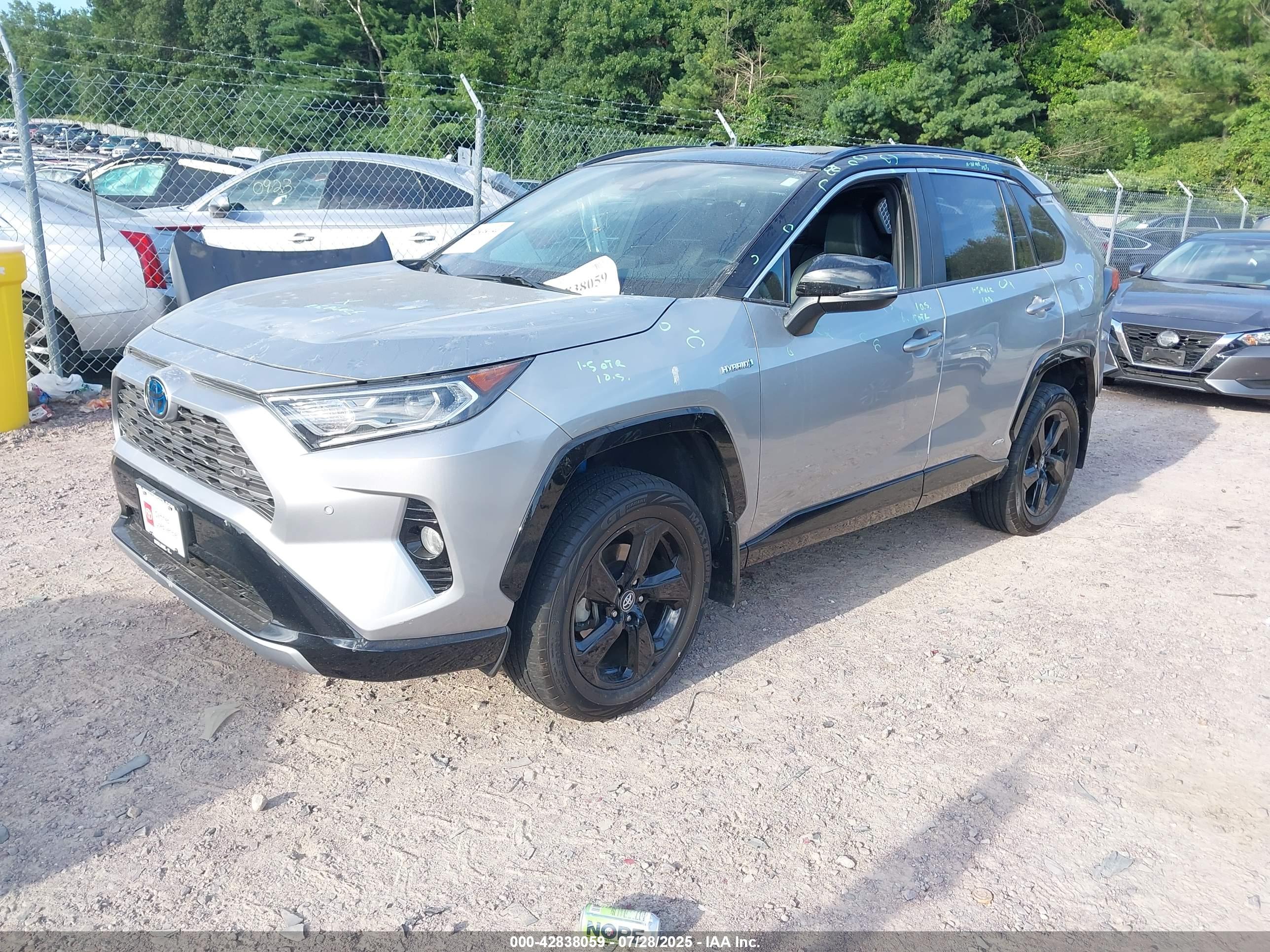 TOYOTA RAV4 image 2
