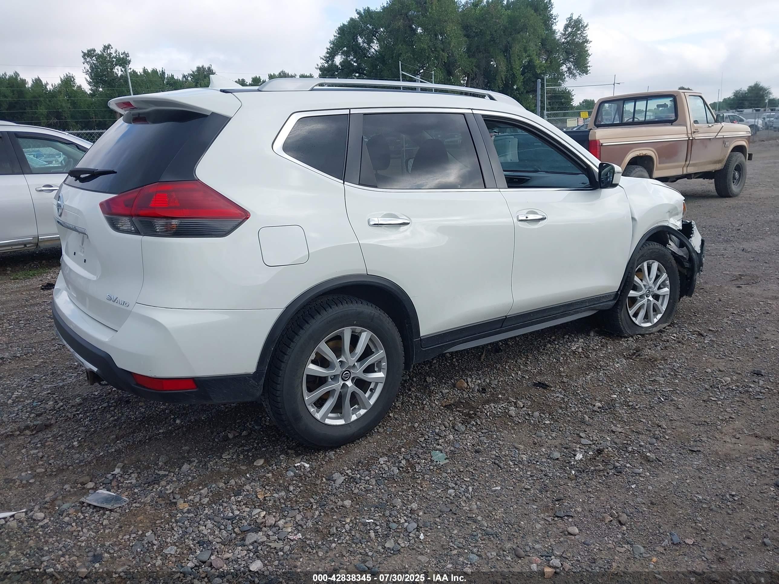 NISSAN ROGUE image 4