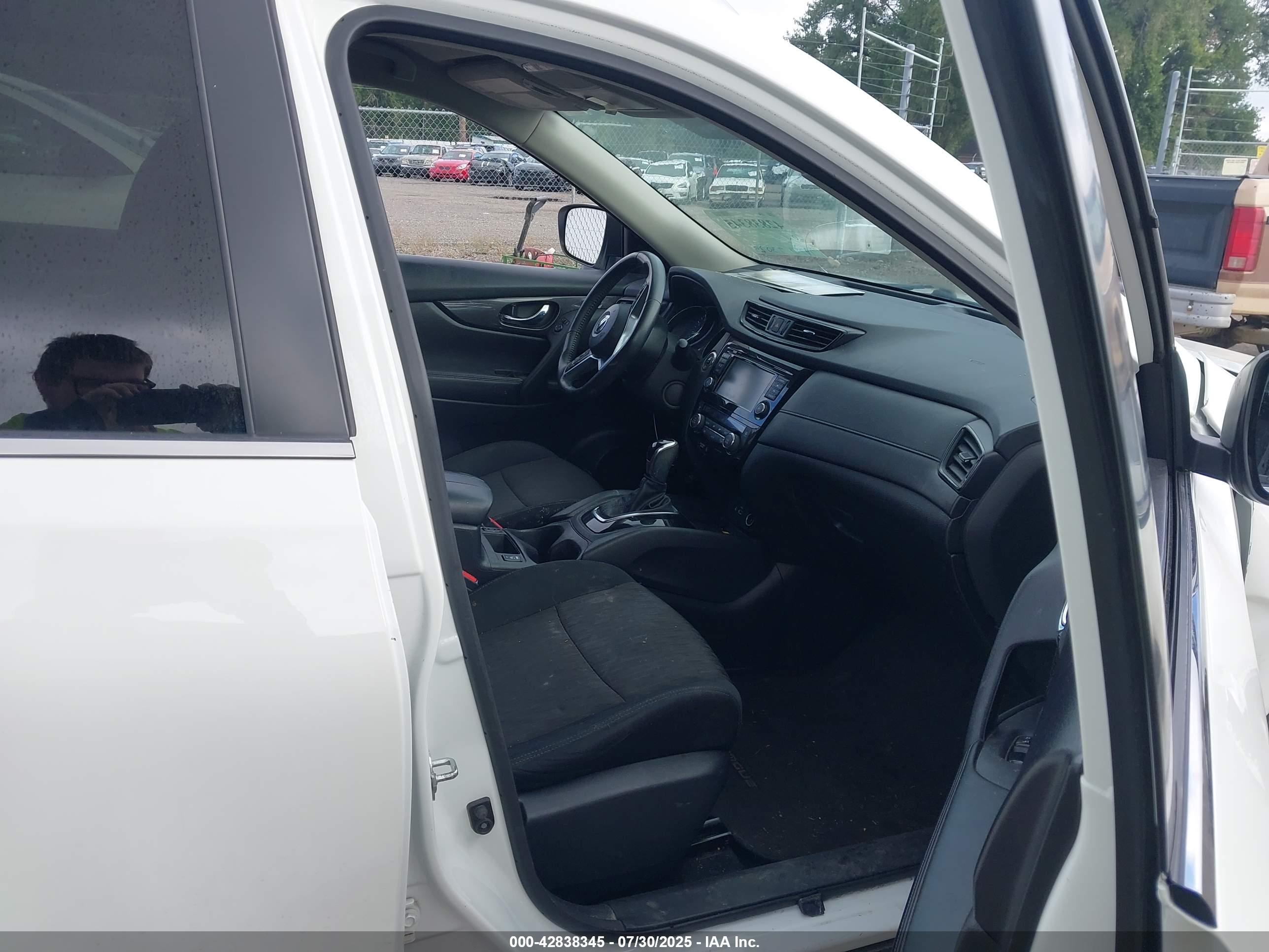 NISSAN ROGUE image 5