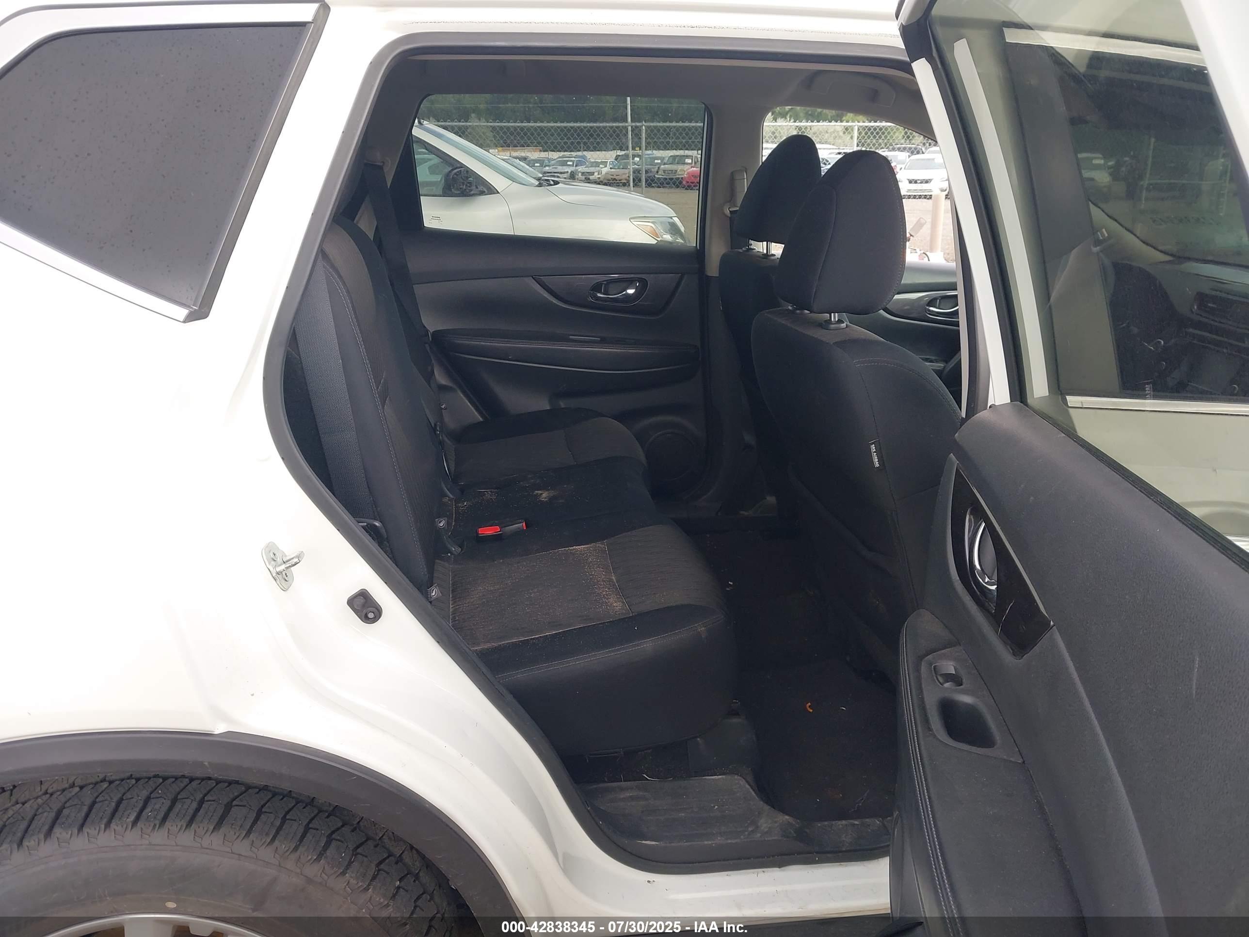 NISSAN ROGUE image 8