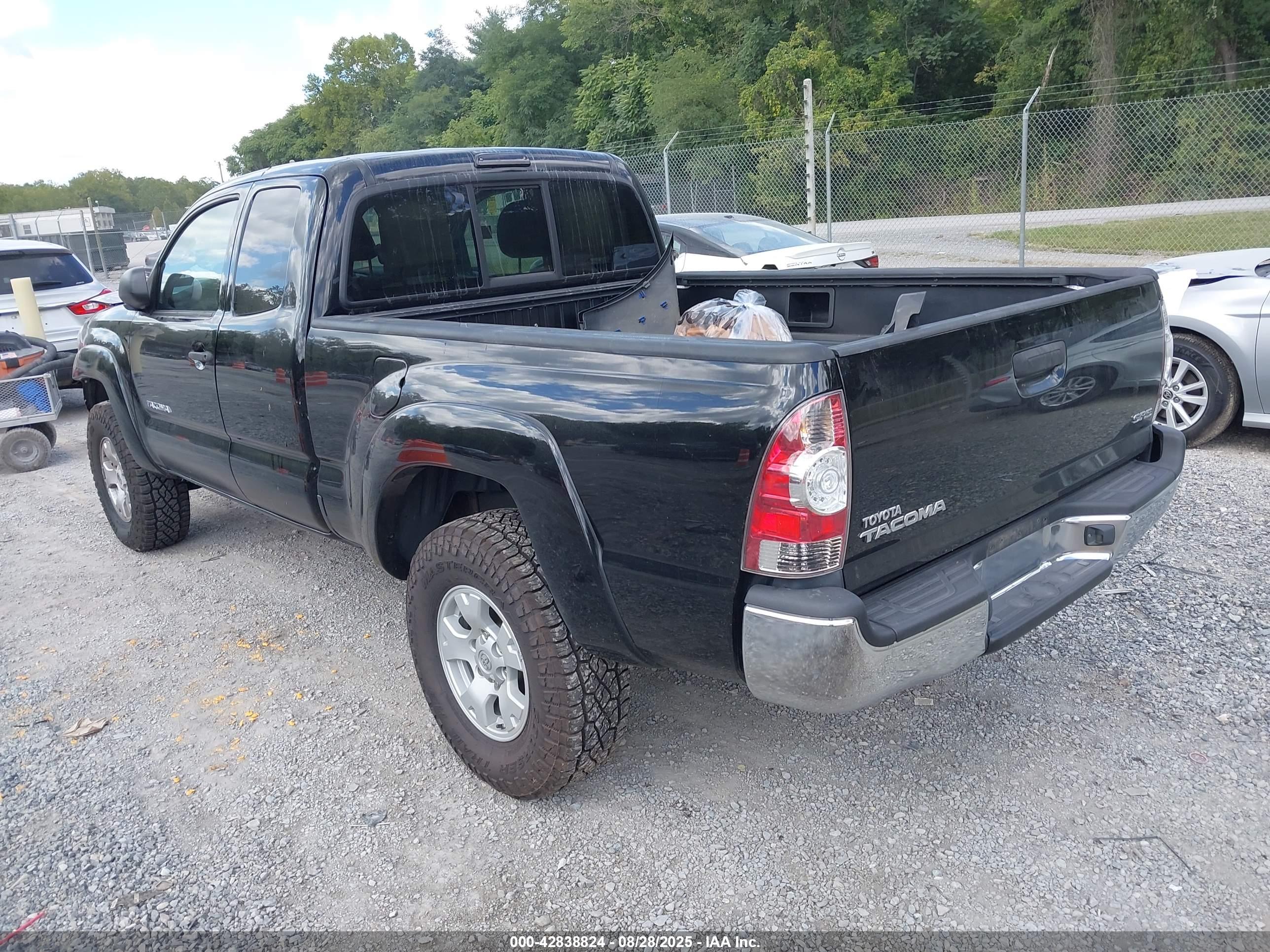 TOYOTA TACOMA image 3