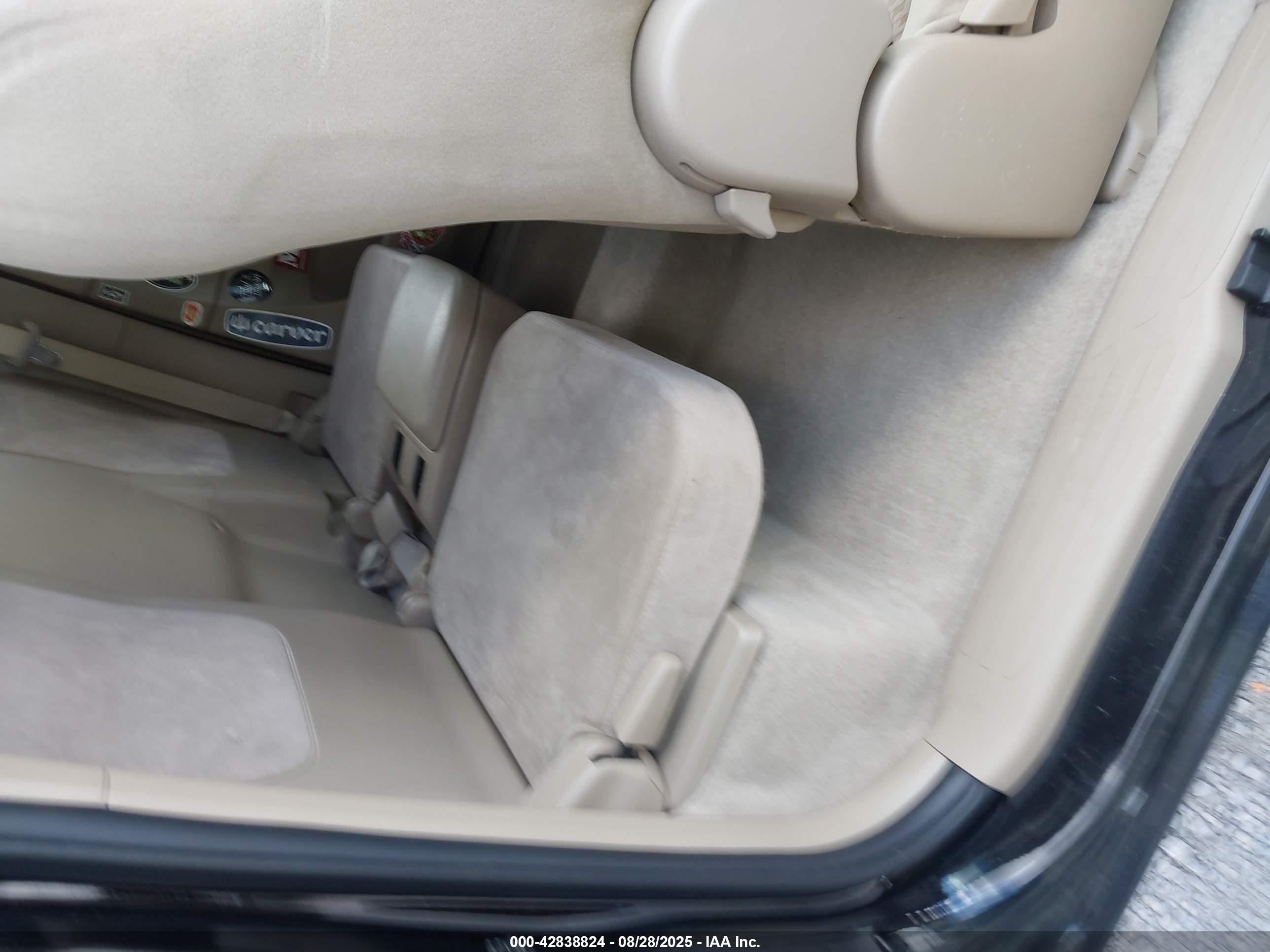 TOYOTA TACOMA image 8