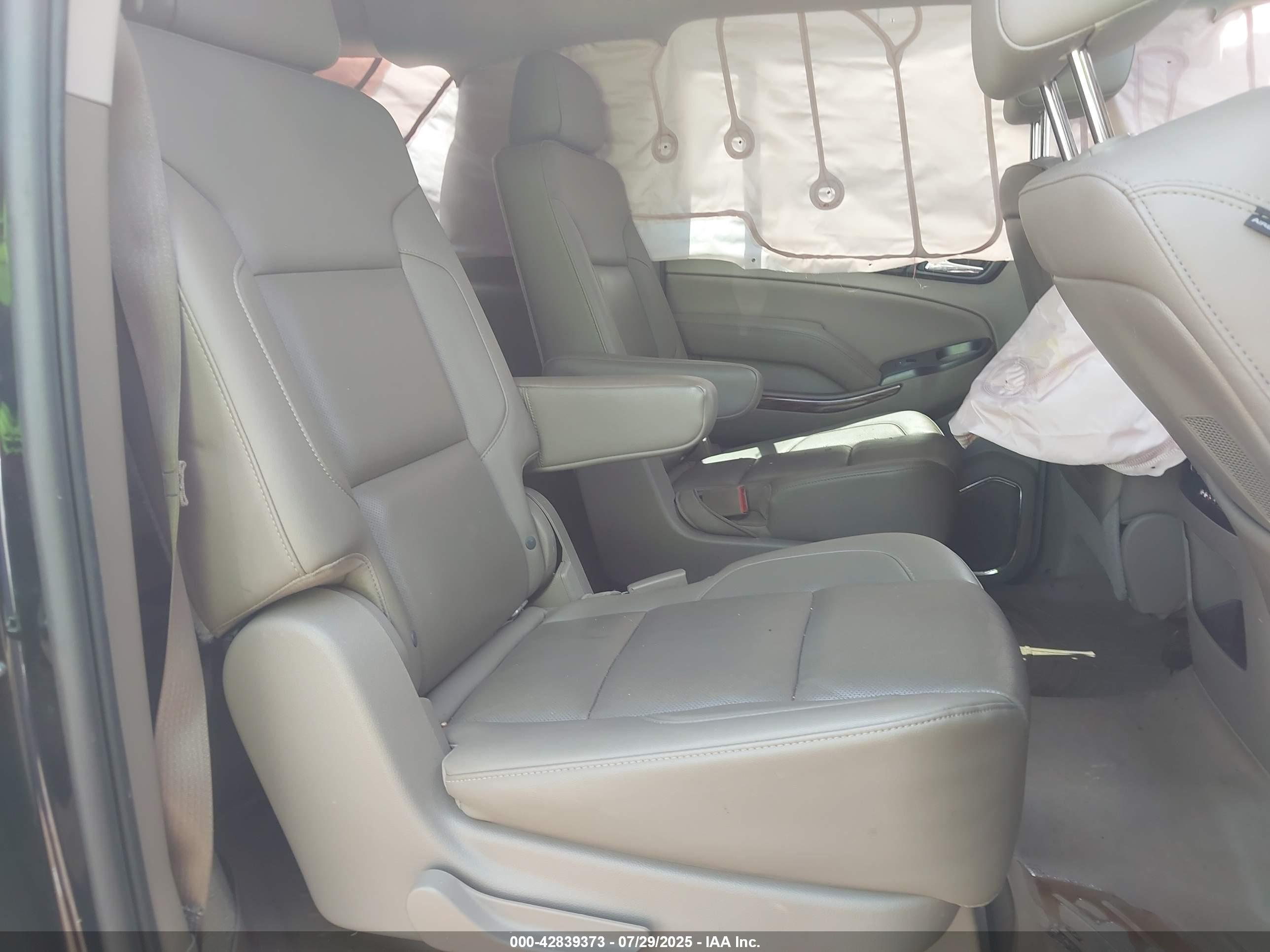 GMC YUKON image 8