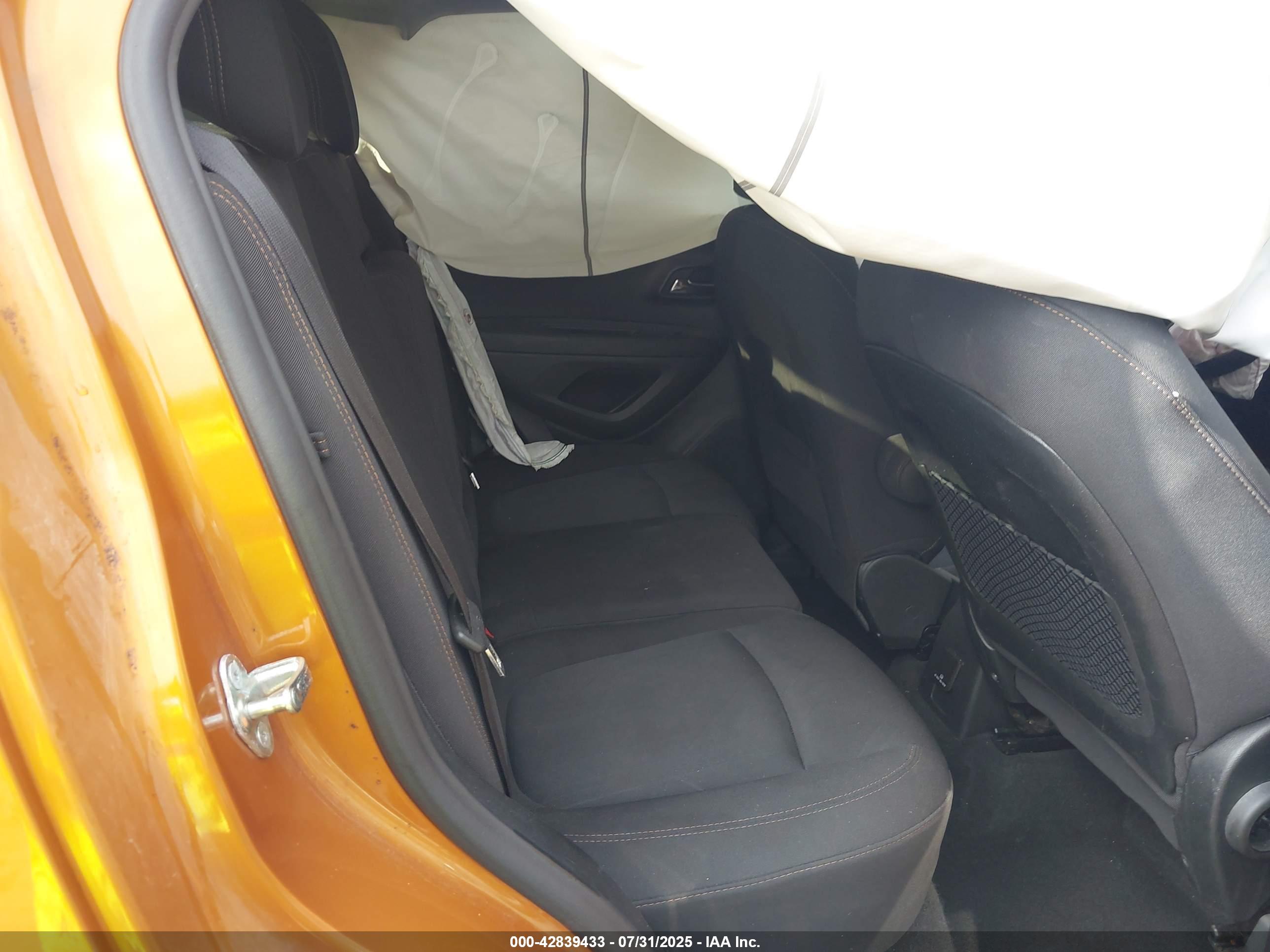CHEVROLET TRAX image 8