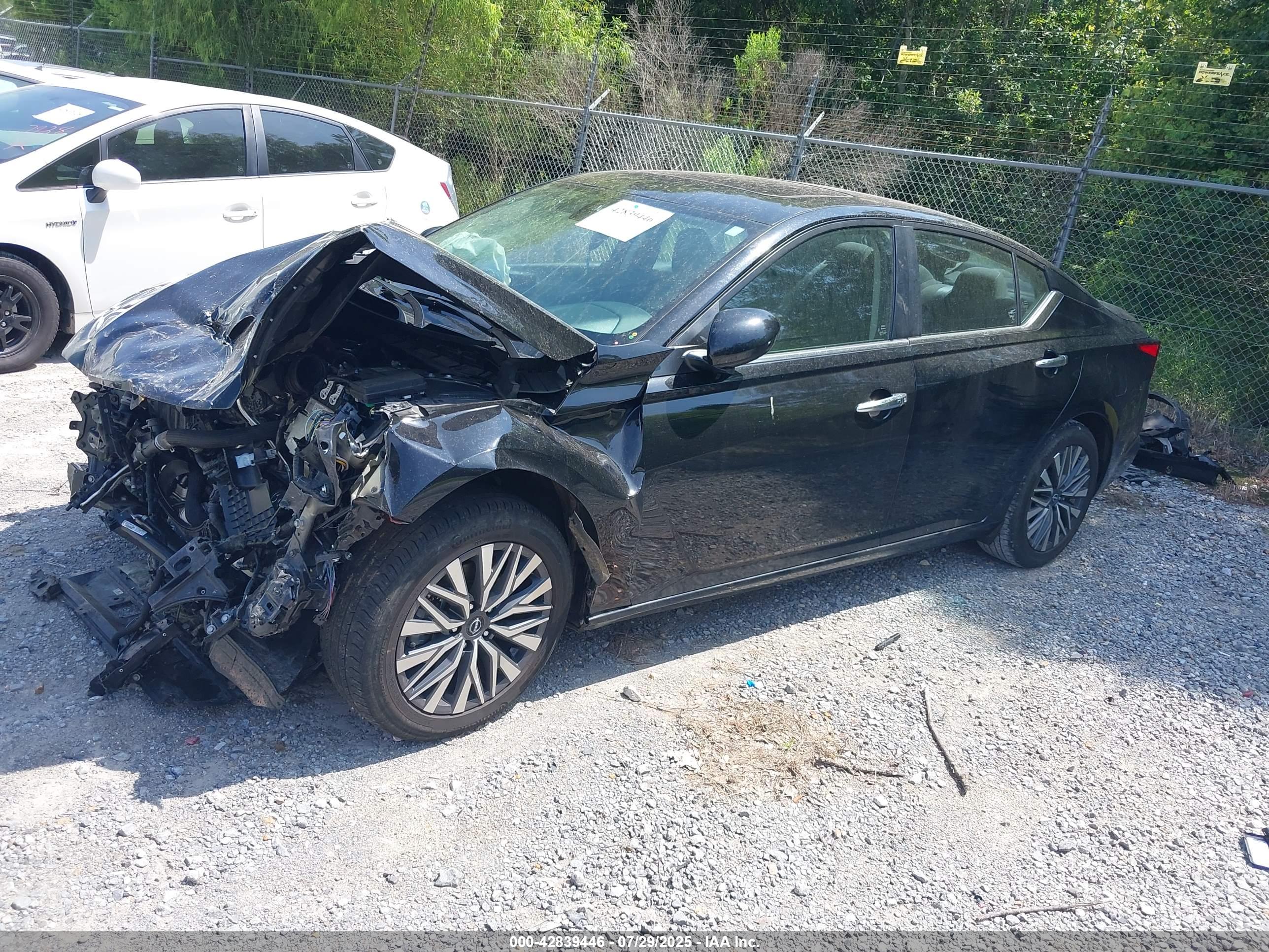 NISSAN ALTIMA image 2