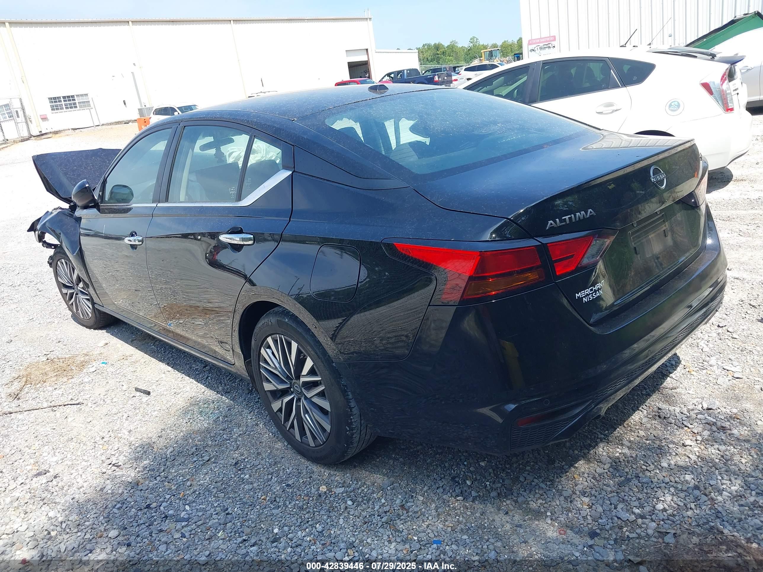 NISSAN ALTIMA image 3