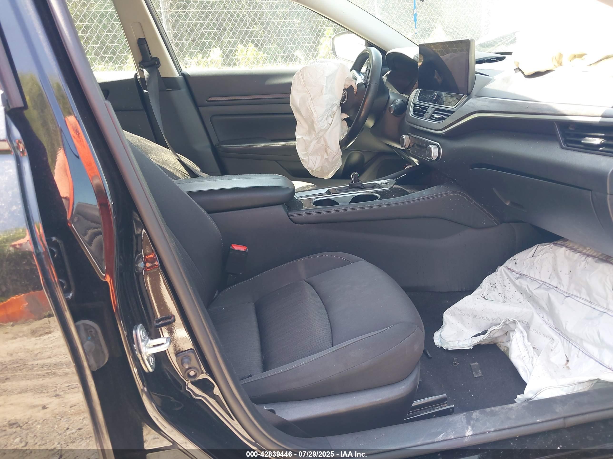 NISSAN ALTIMA image 5