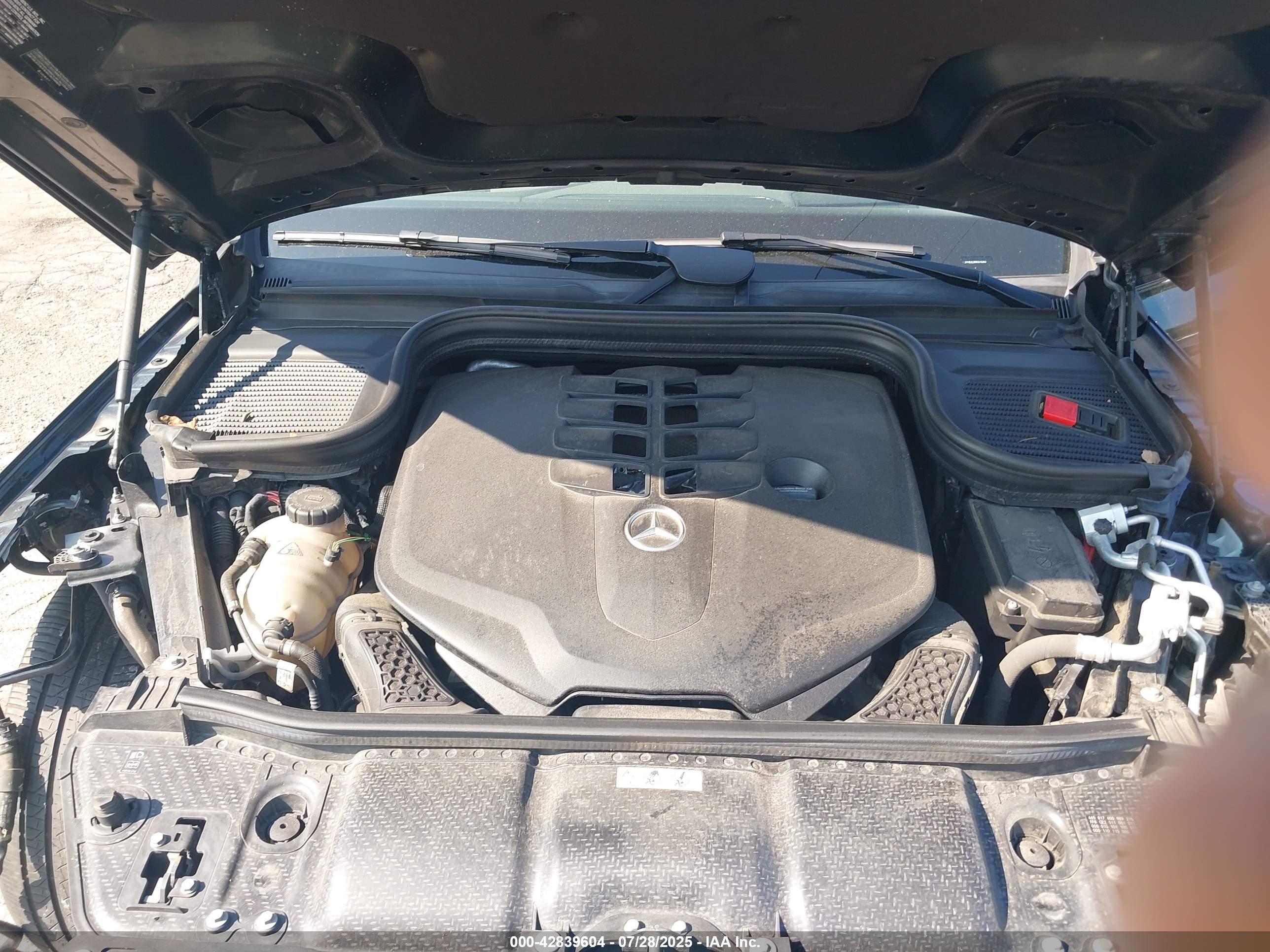 MERCEDES-BENZ GLS image 10