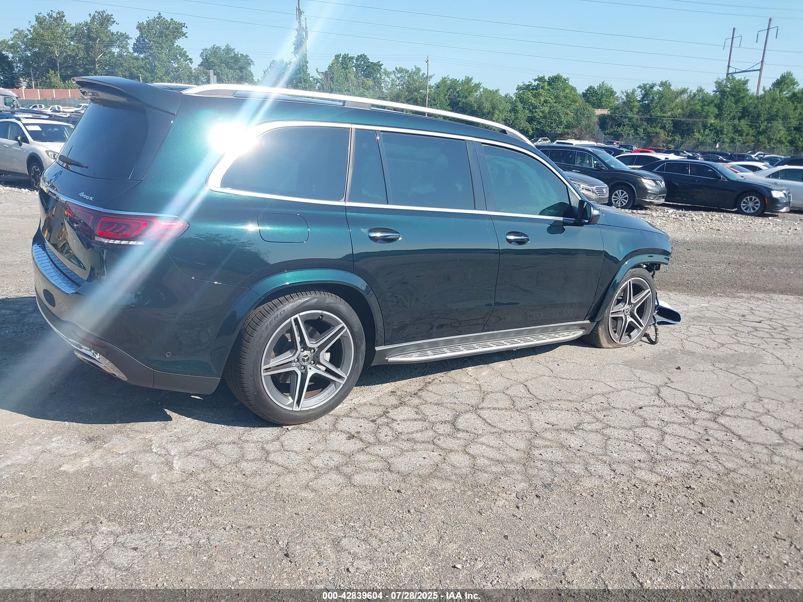 MERCEDES-BENZ GLS image 4