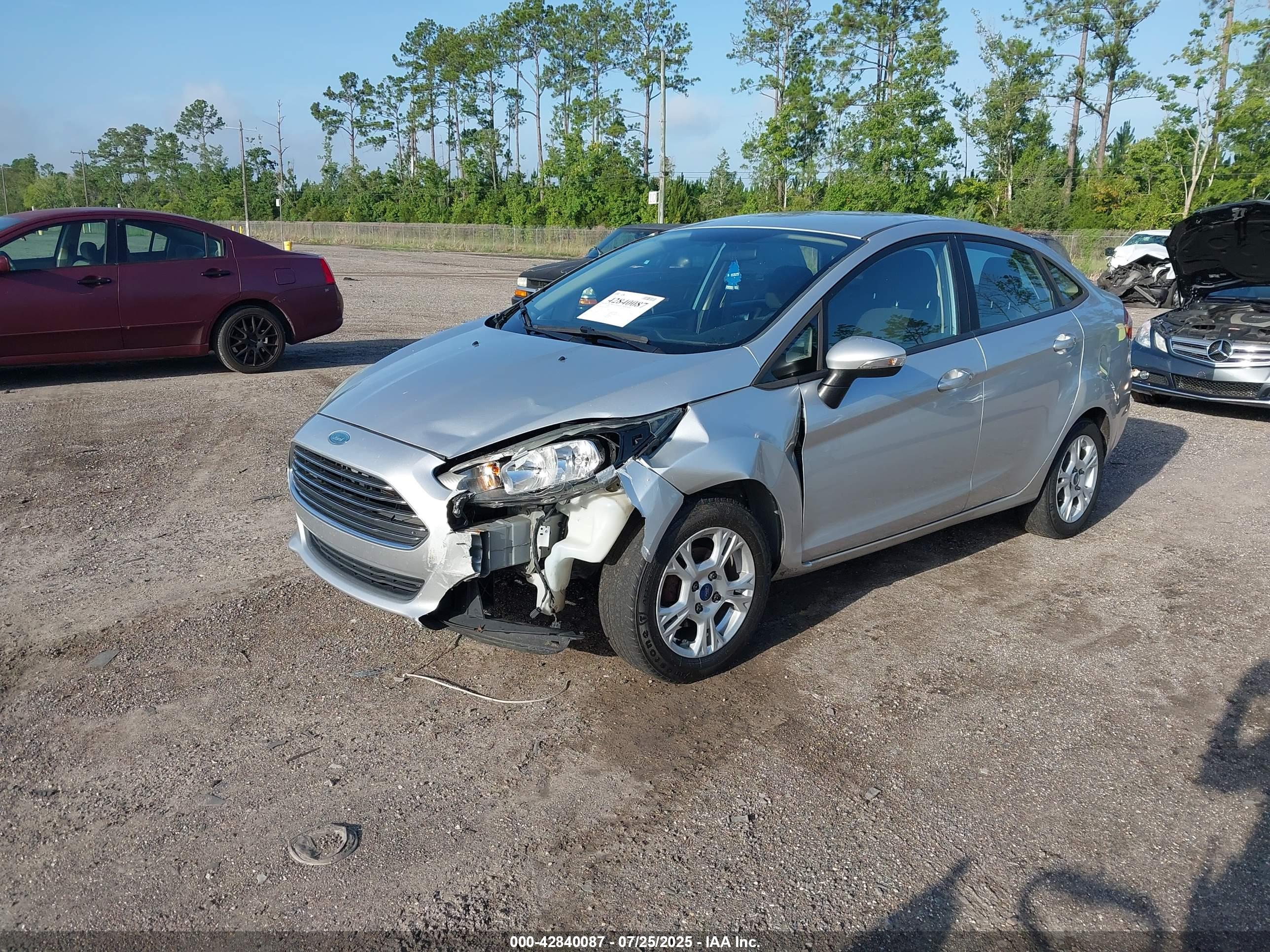 FORD FIESTA image 2