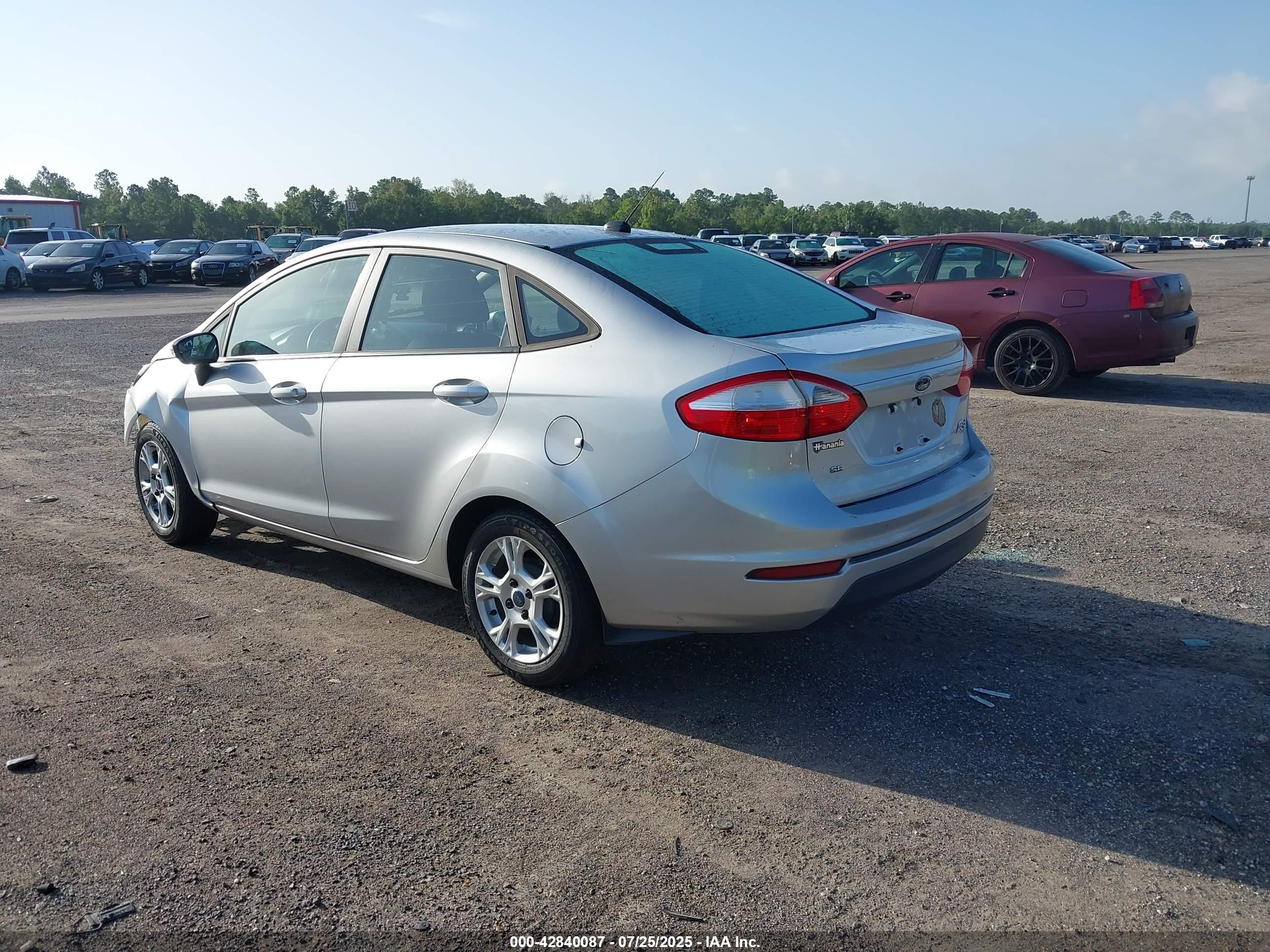 FORD FIESTA image 3