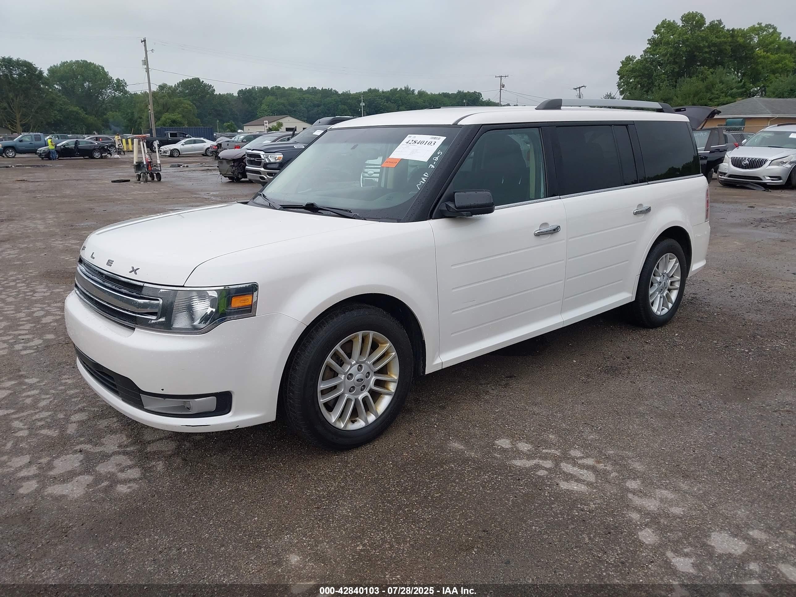 FORD FLEX image 2