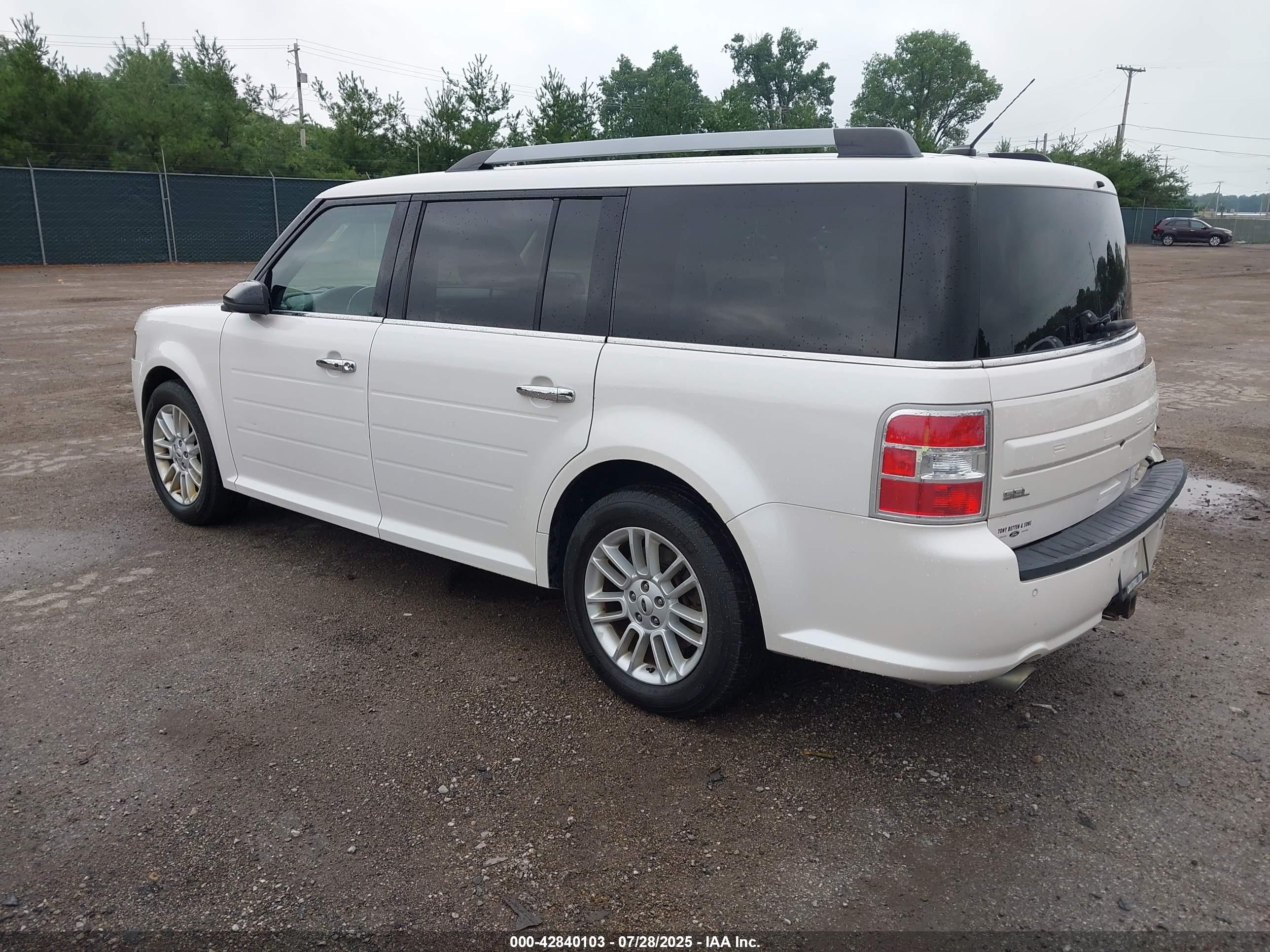 FORD FLEX image 3