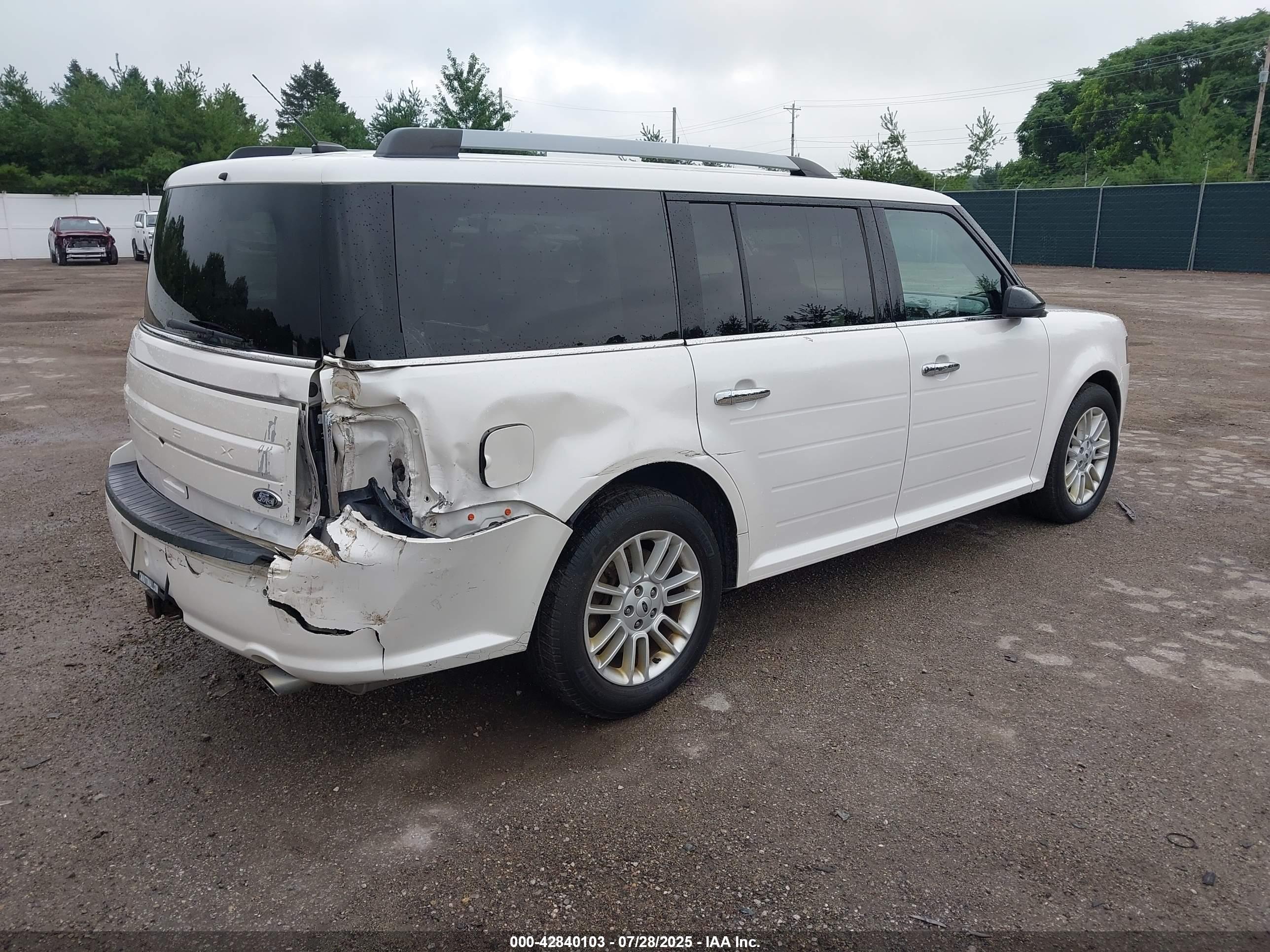 FORD FLEX image 4