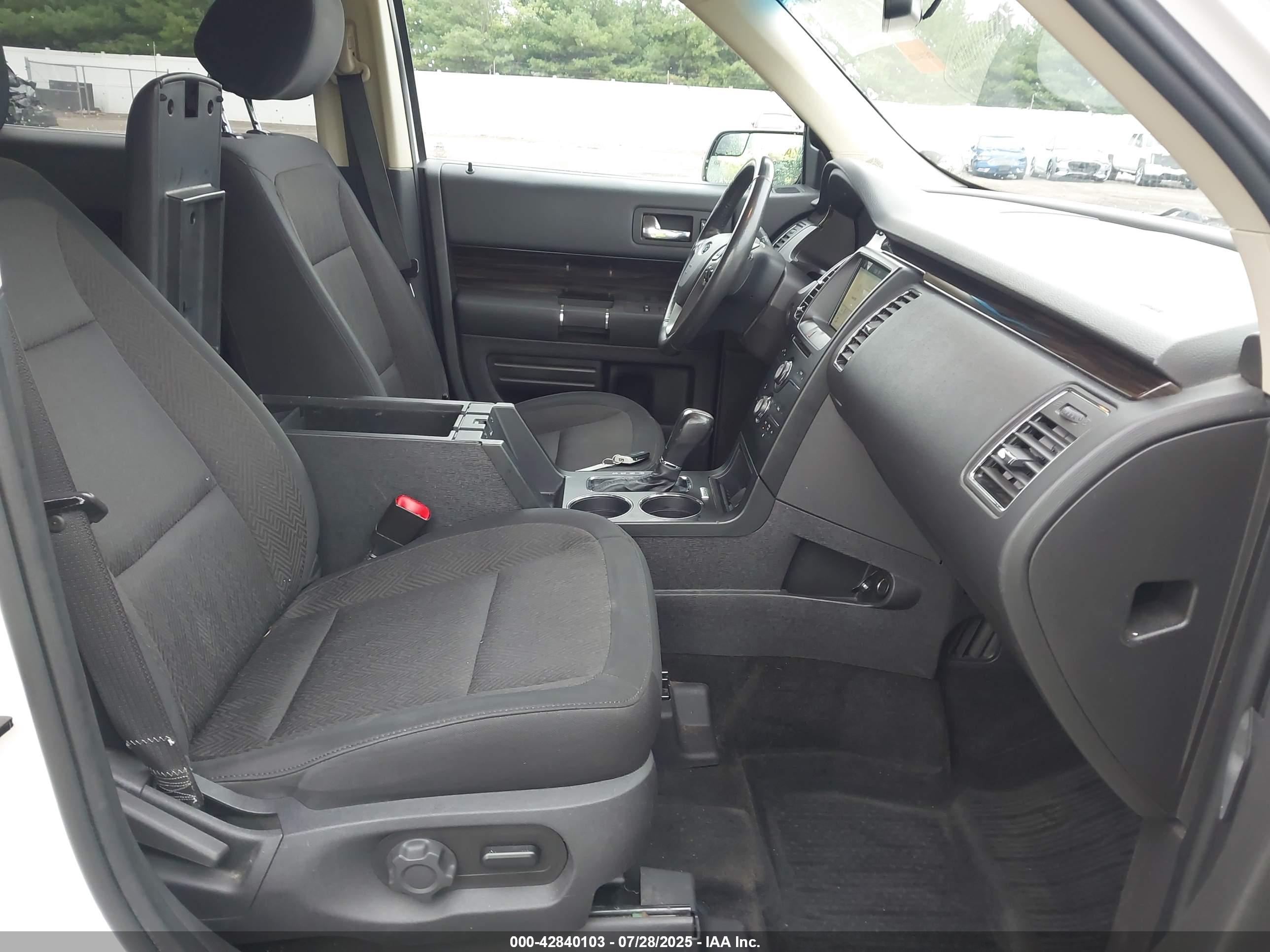 FORD FLEX image 5