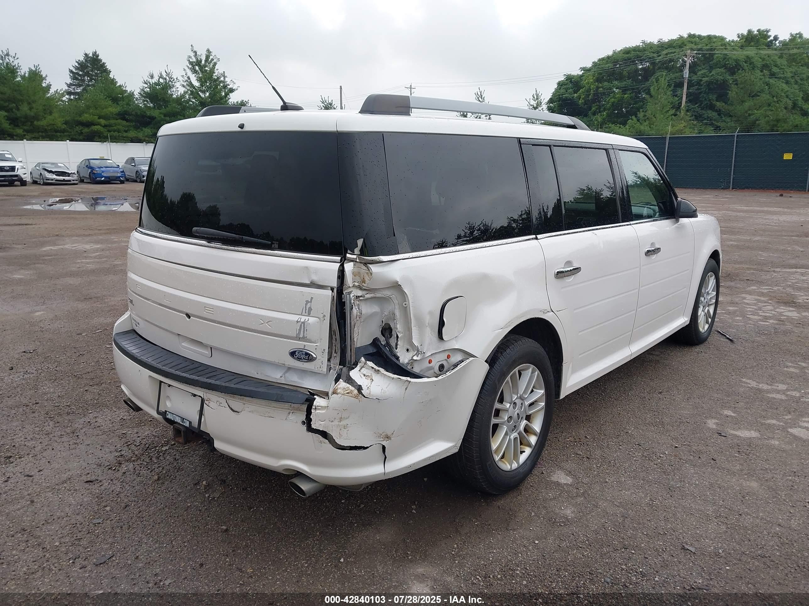 FORD FLEX image 6