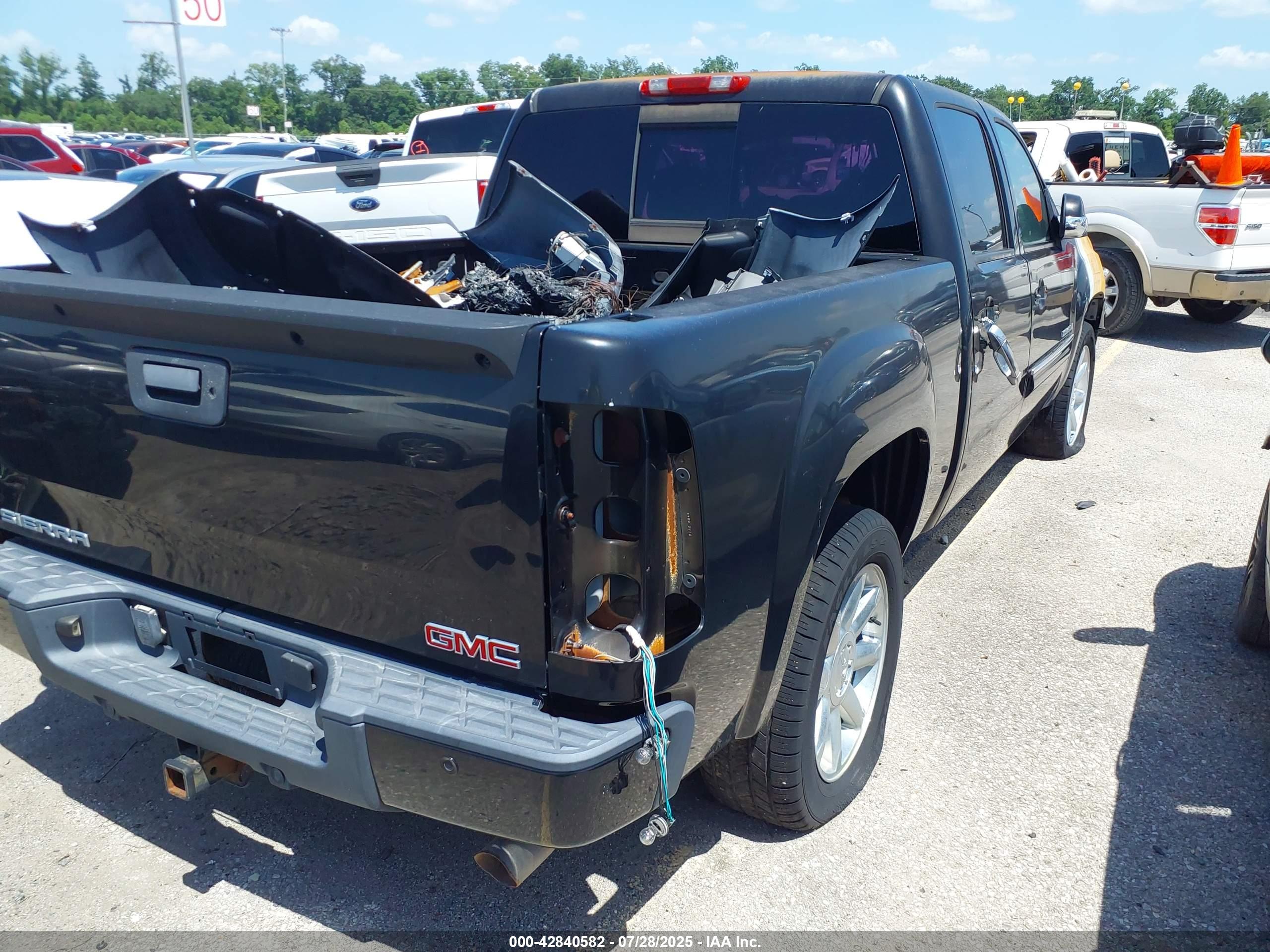 GMC SIERRA image 4