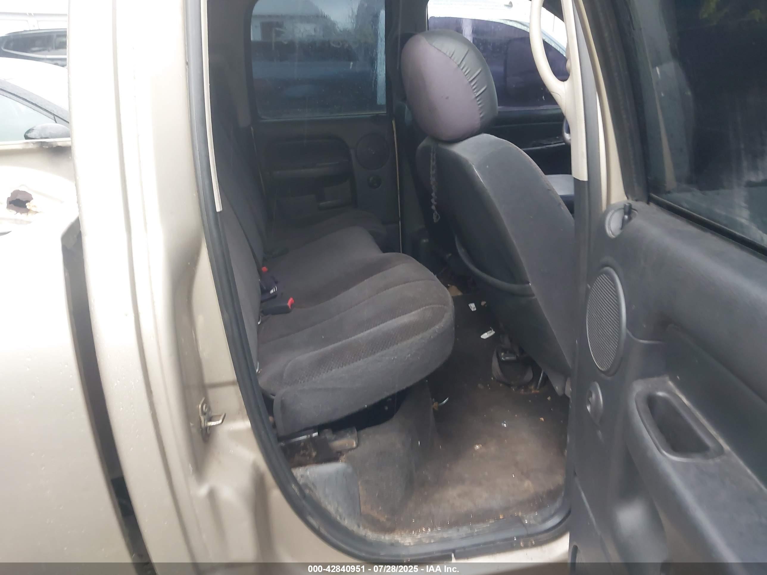 DODGE RAM image 8