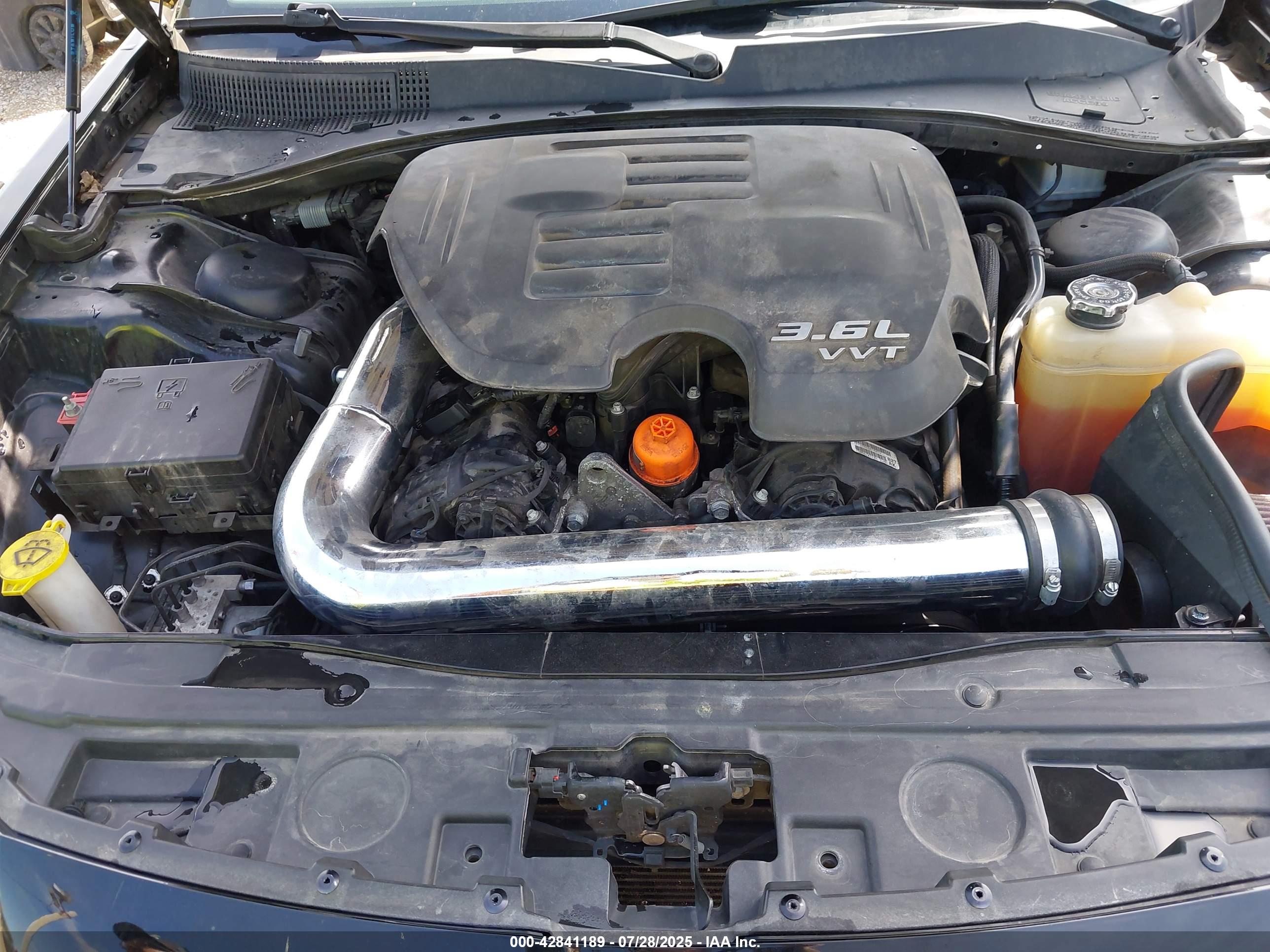 CHRYSLER 300C image 10
