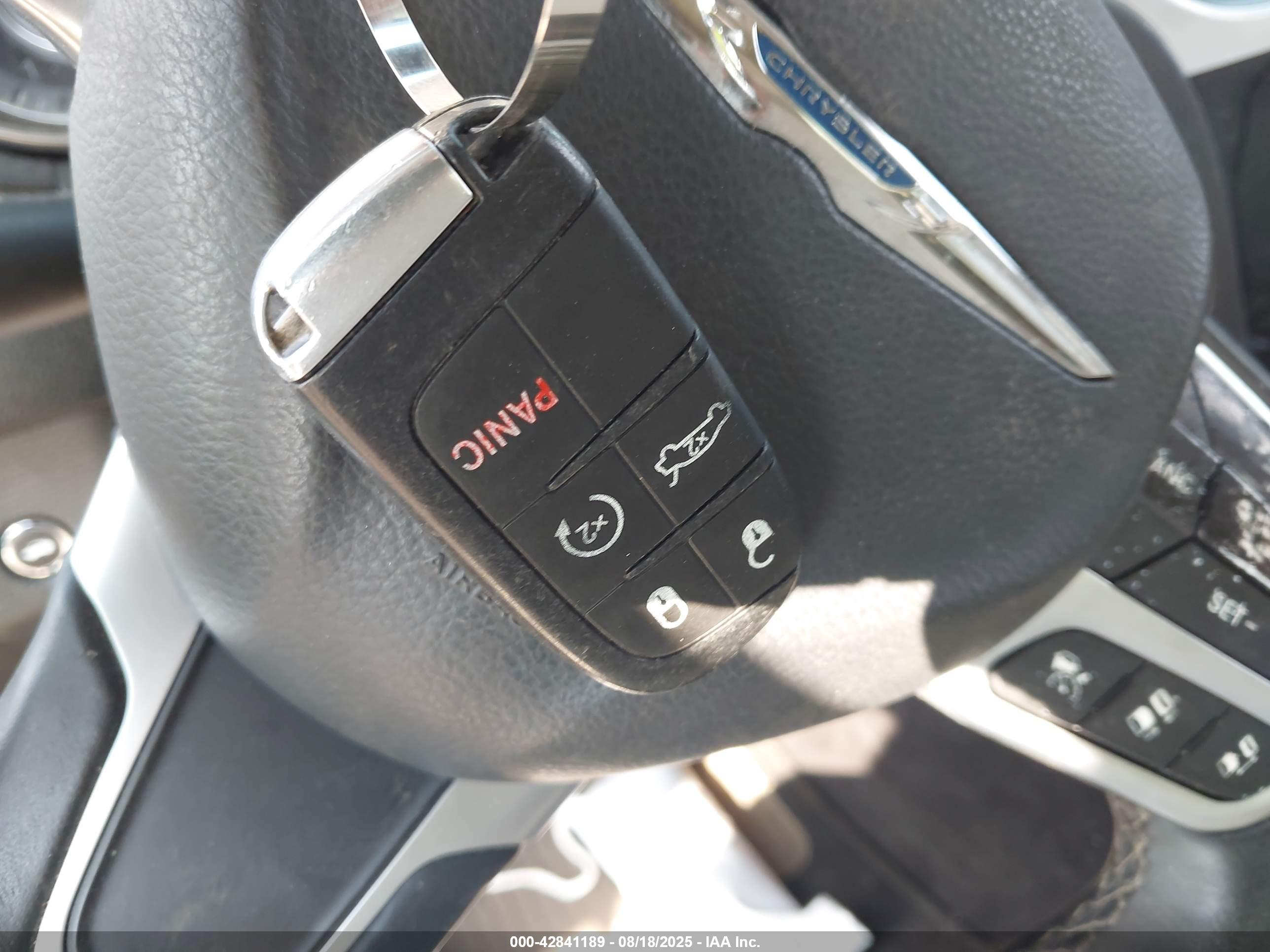CHRYSLER 300C image 11