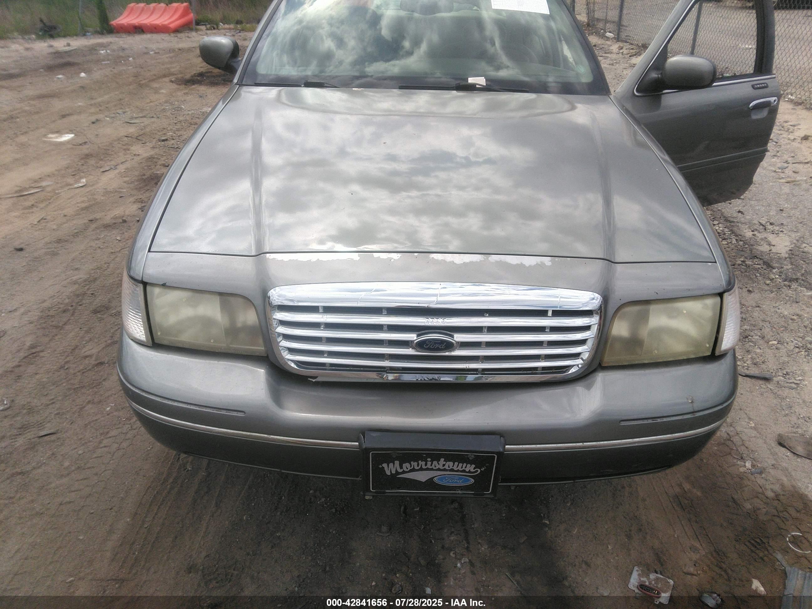 FORD CROWN image 6