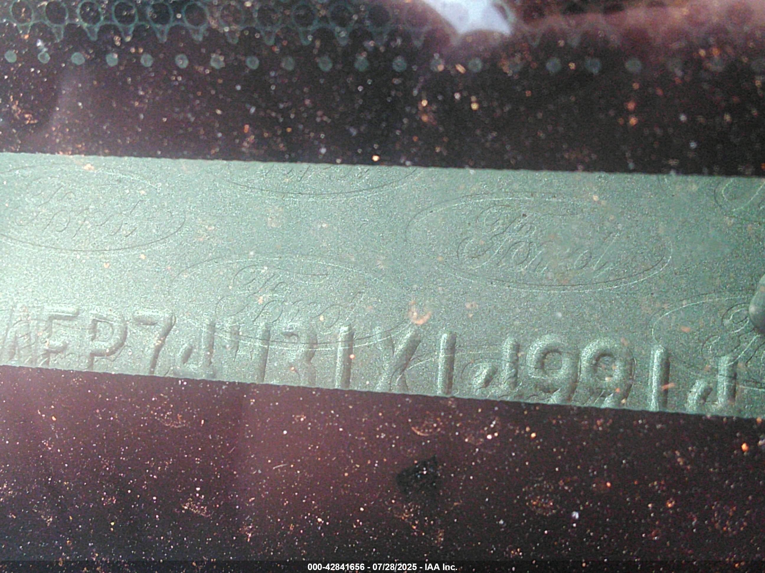 FORD CROWN image 9