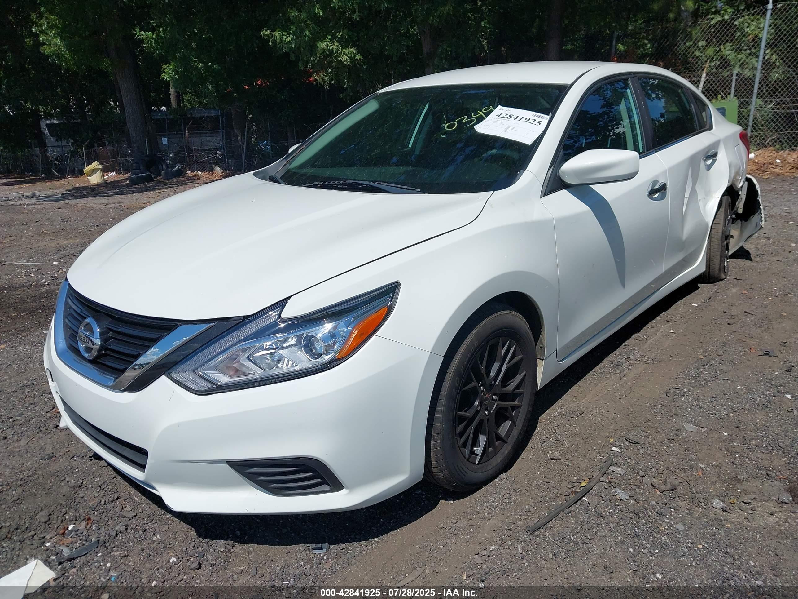NISSAN ALTIMA image 2
