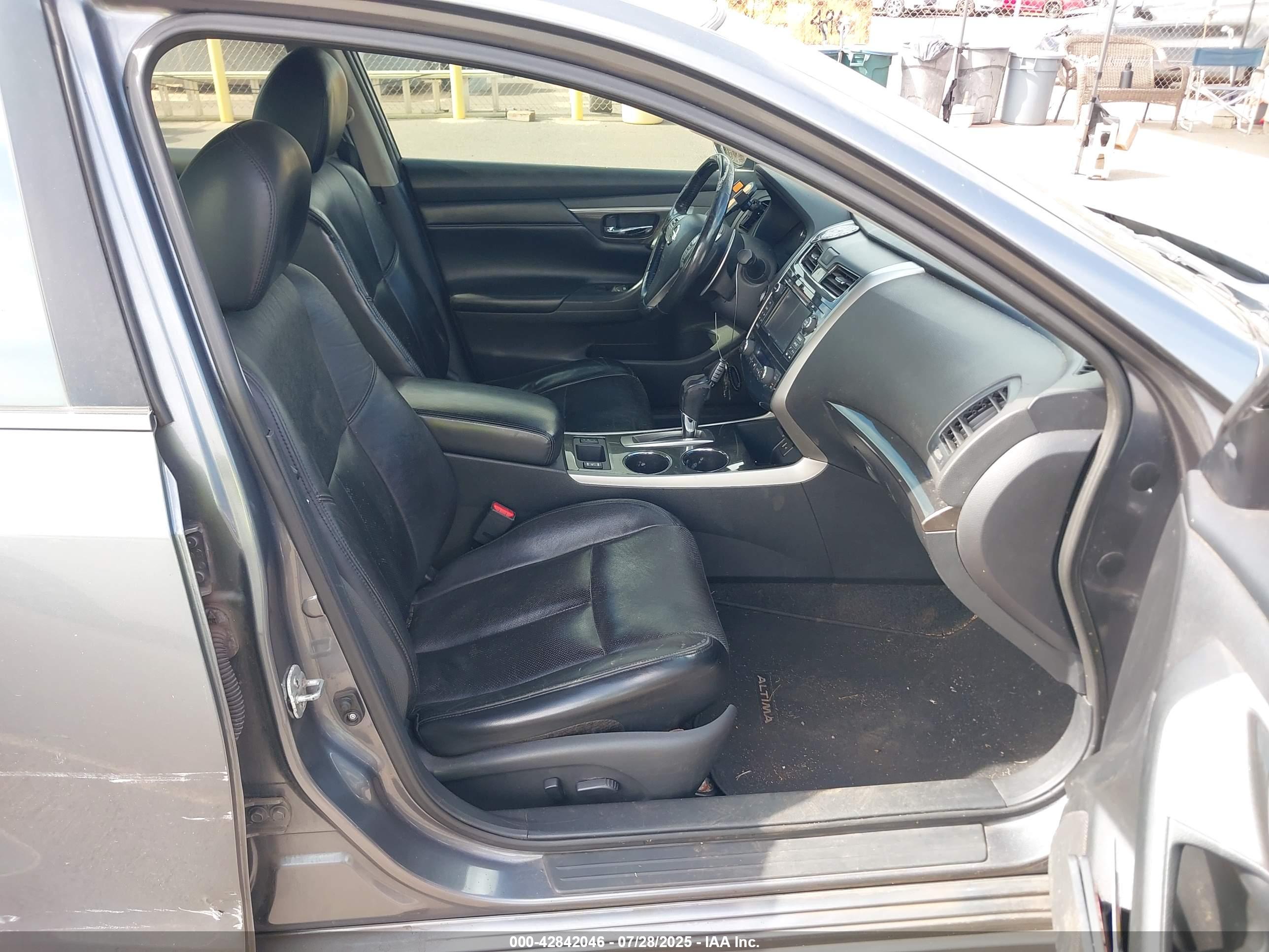 NISSAN ALTIMA image 5