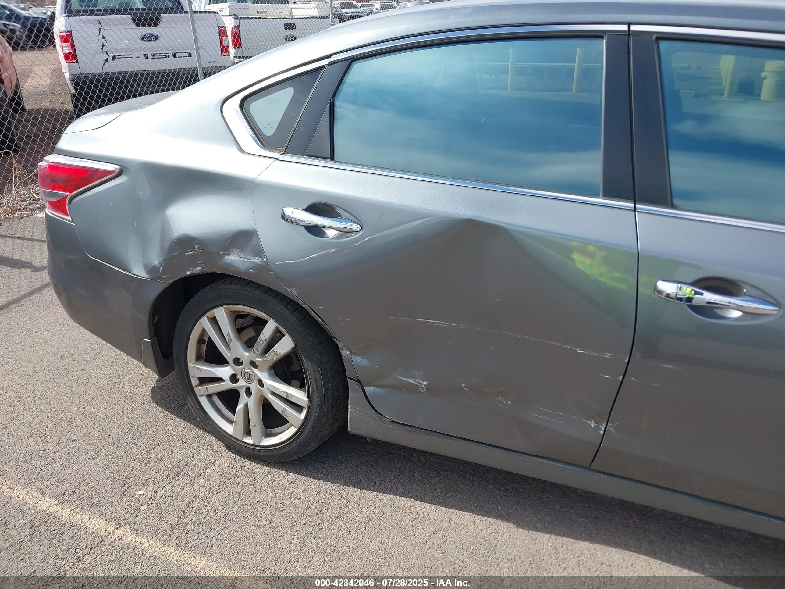 NISSAN ALTIMA image 6