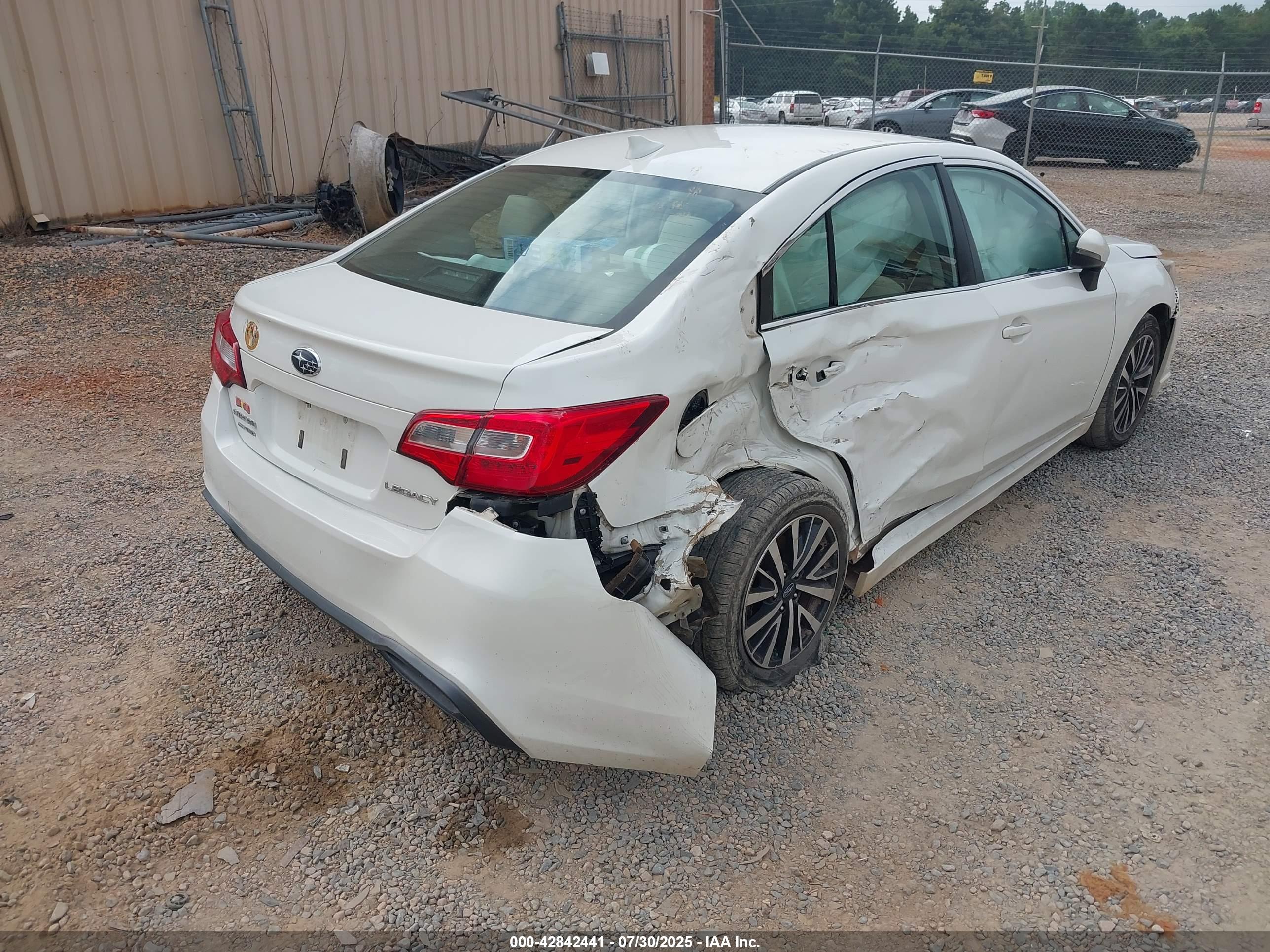 SUBARU LEGACY image 4