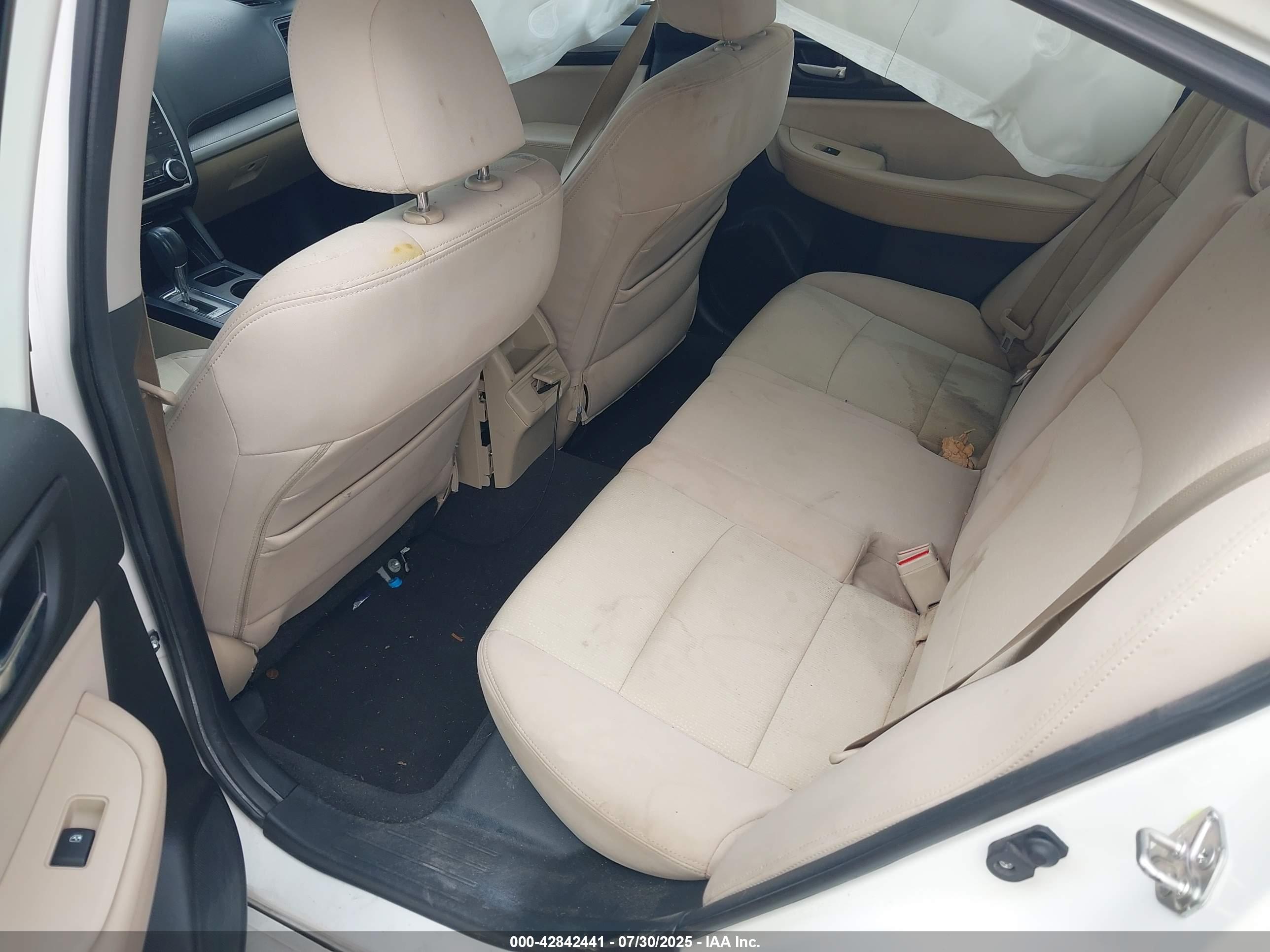 SUBARU LEGACY image 8