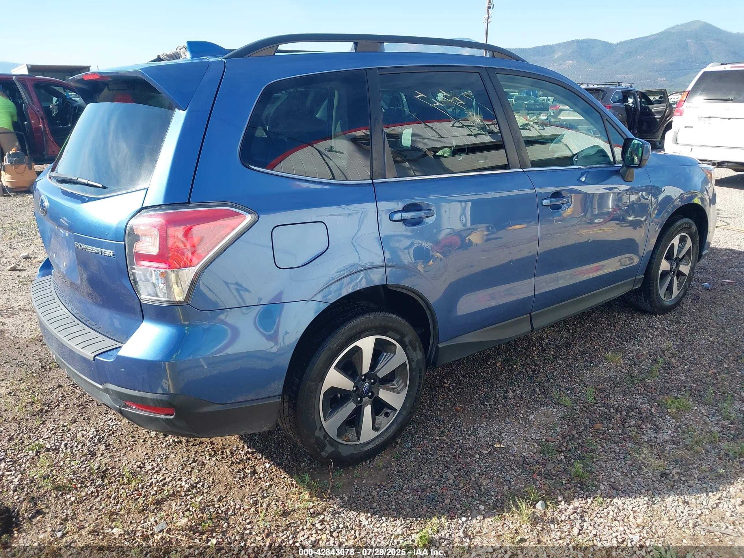 SUBARU FORESTER image 4