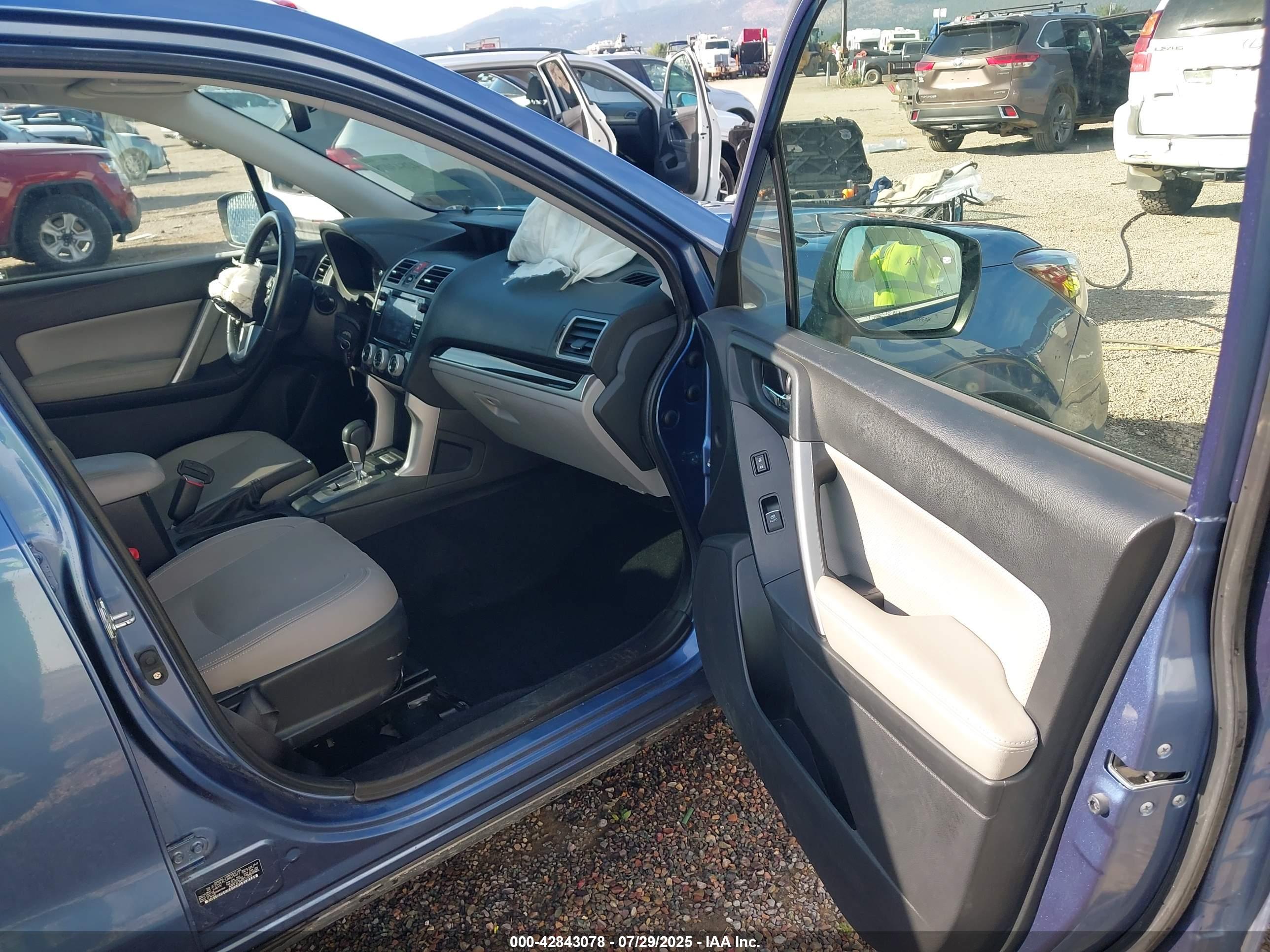 SUBARU FORESTER image 5